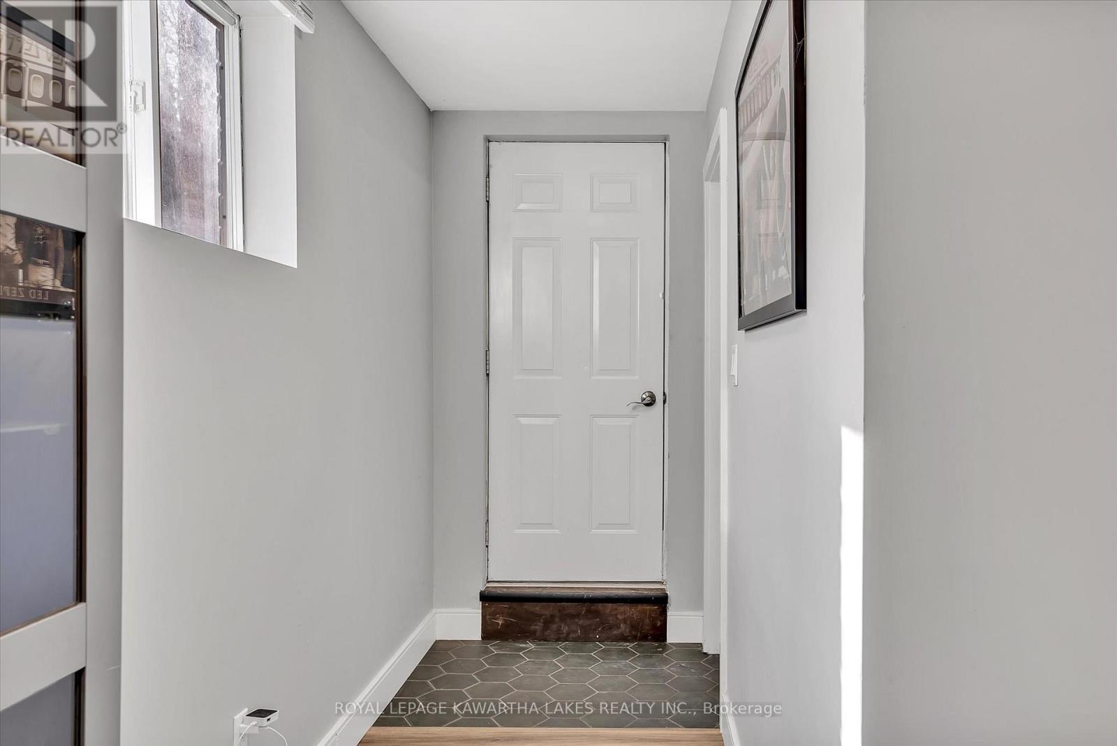 48 Mcgibbon Boulevard, Kawartha Lakes, Ontario  K9V 6G4 - Photo 26 - X12065516
