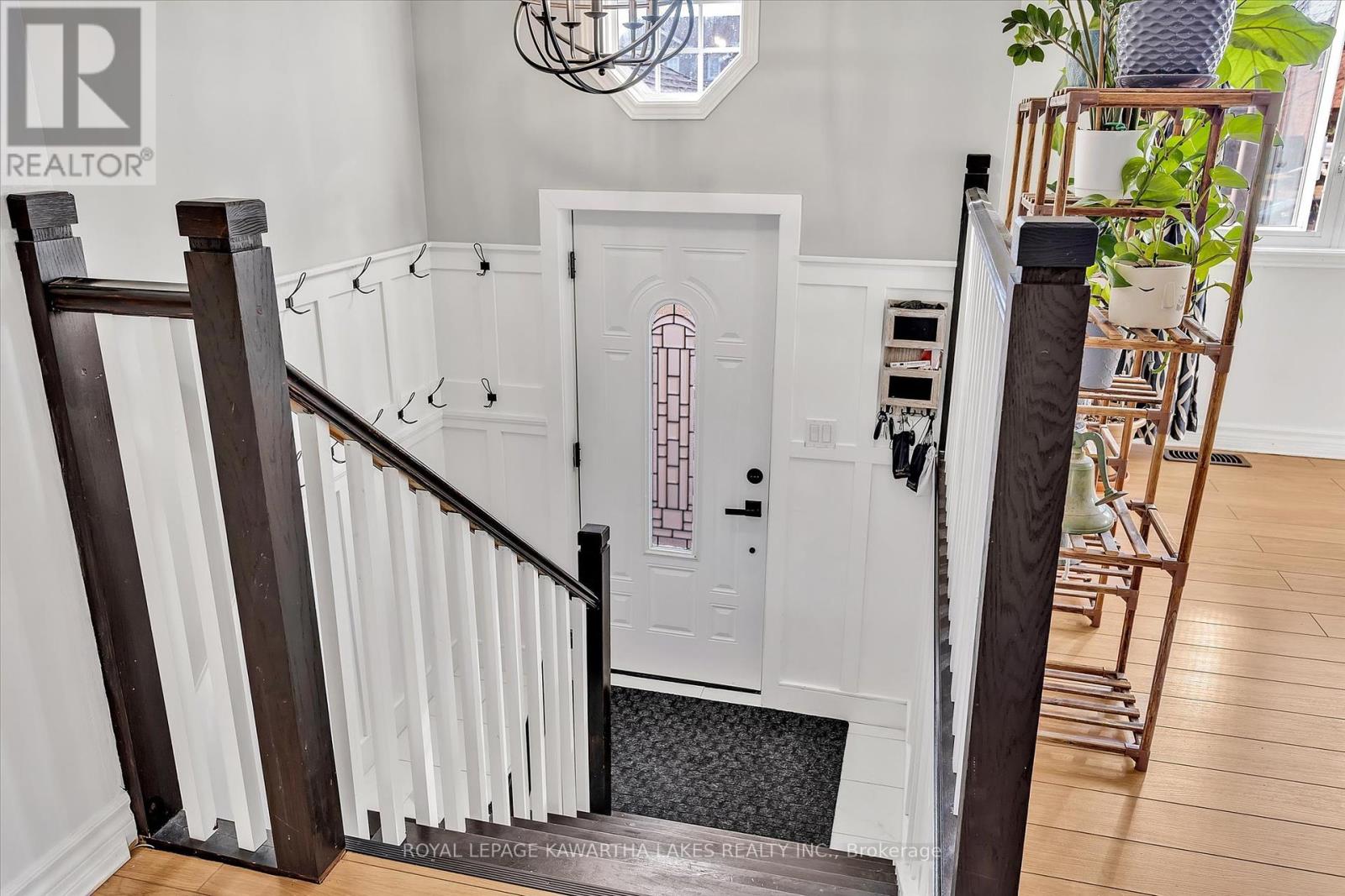 48 Mcgibbon Boulevard, Kawartha Lakes, Ontario  K9V 6G4 - Photo 5 - X12065516