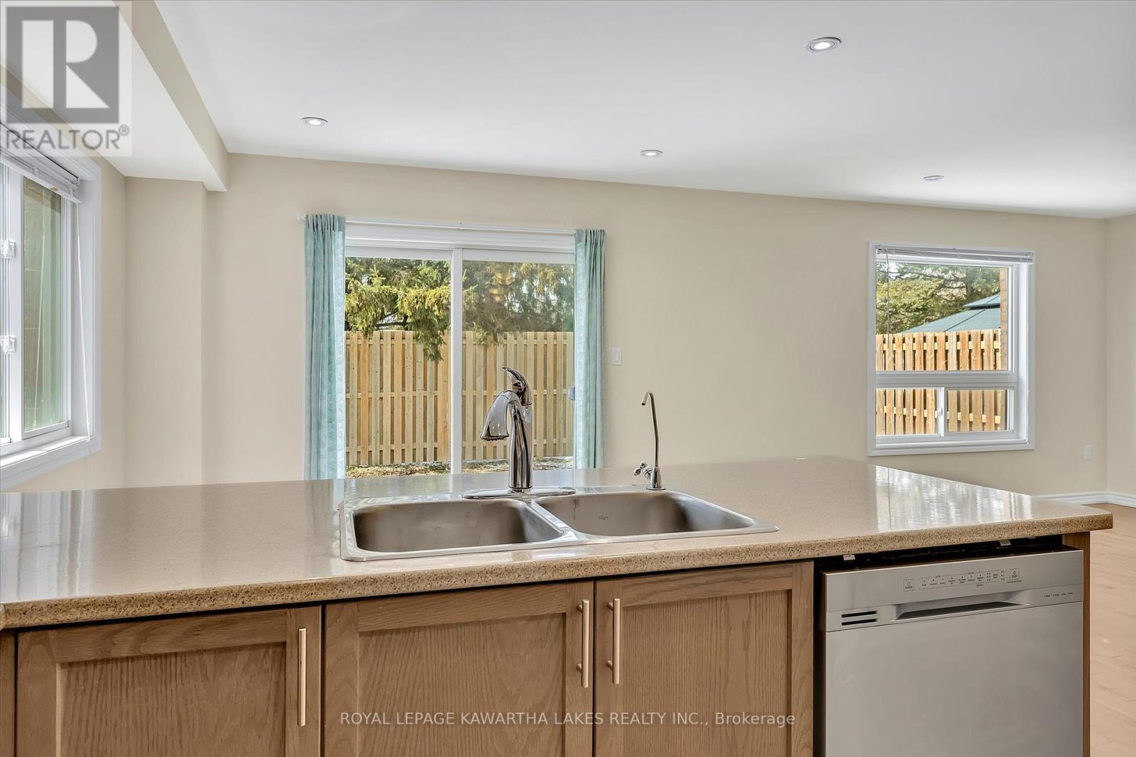 50 Claxton Crescent, Kawartha Lakes, Ontario  K9V 4R1 - Photo 11 - X12071243