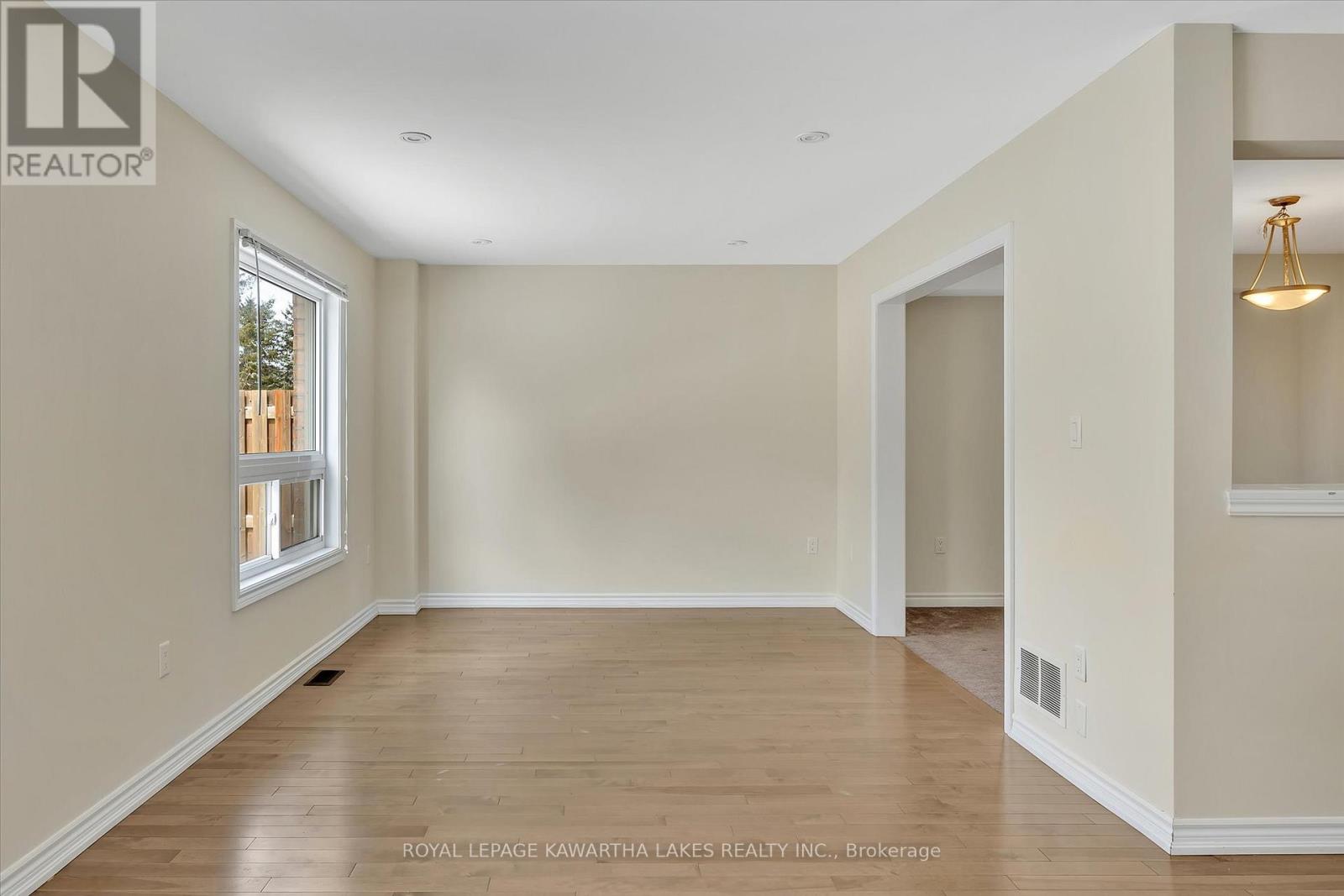 50 Claxton Crescent, Kawartha Lakes, Ontario  K9V 4R1 - Photo 13 - X12071243