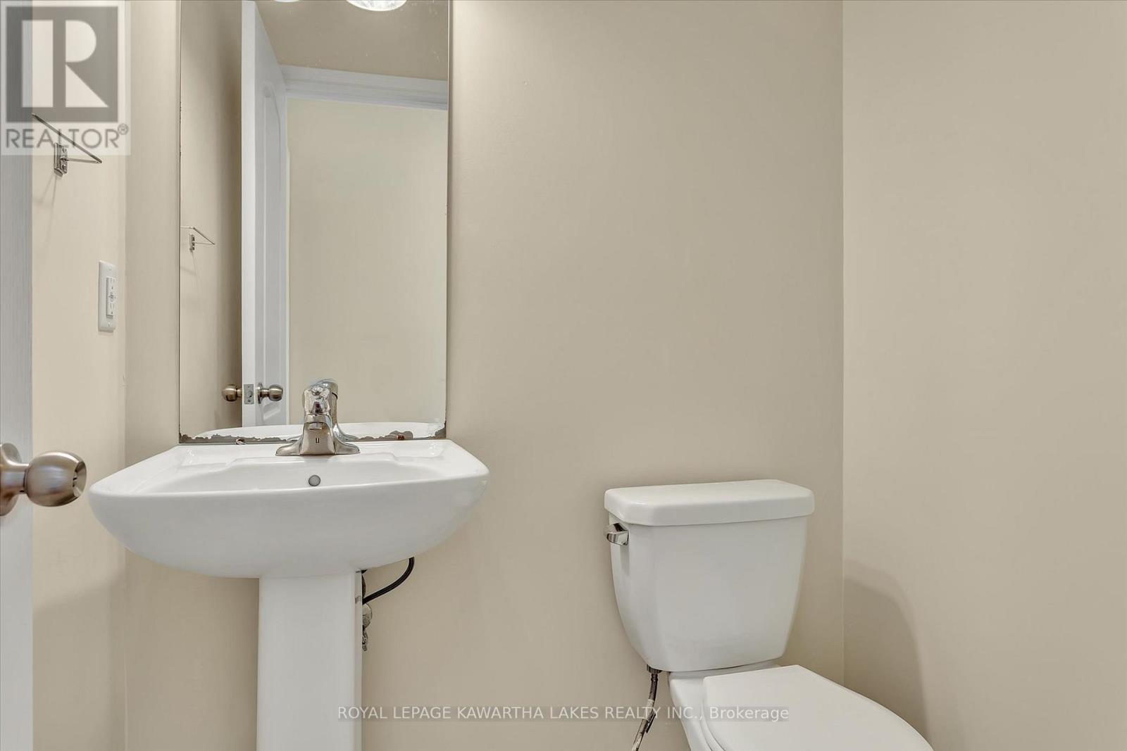 50 Claxton Crescent, Kawartha Lakes, Ontario  K9V 4R1 - Photo 19 - X12071243