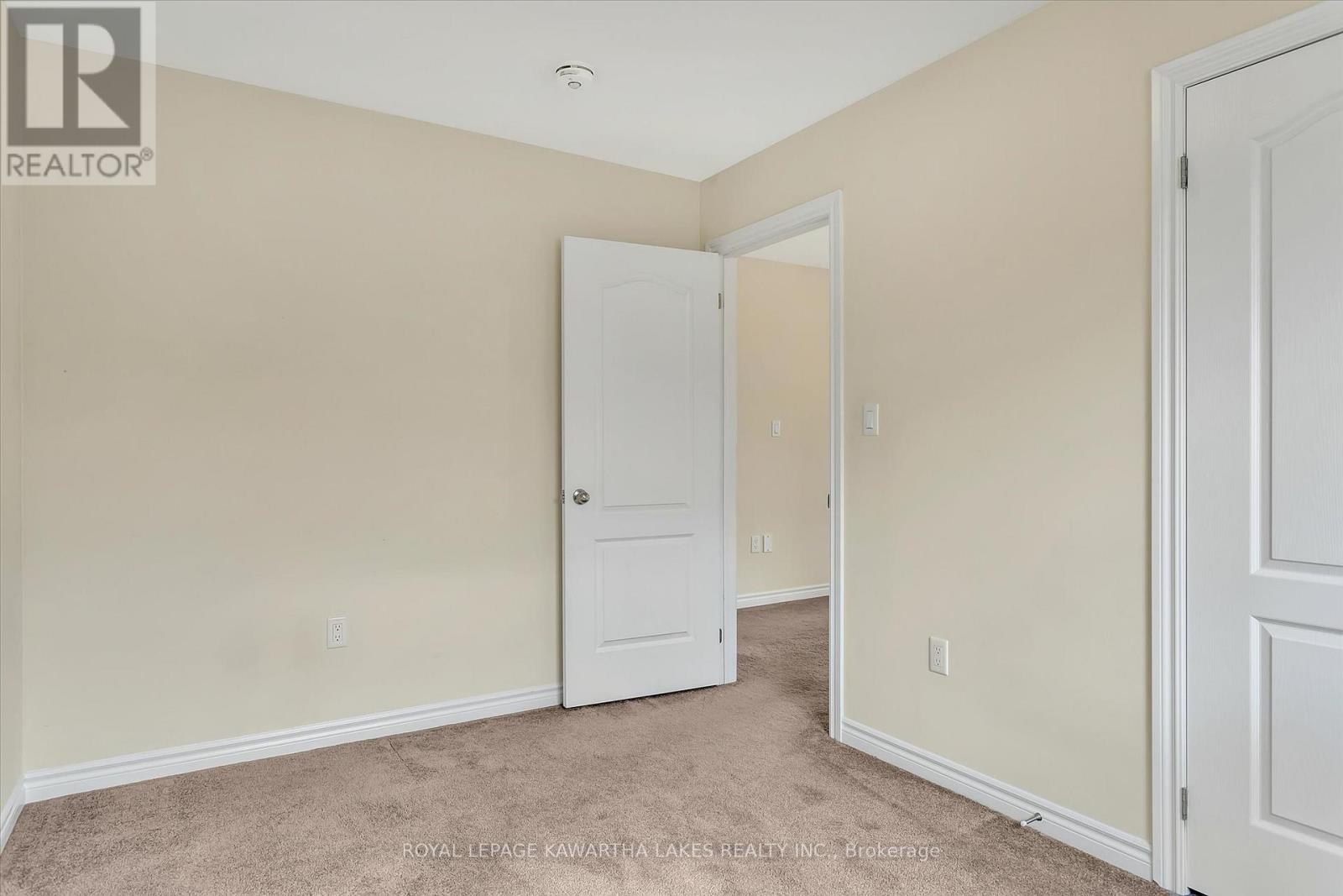50 Claxton Crescent, Kawartha Lakes, Ontario  K9V 4R1 - Photo 32 - X12071243