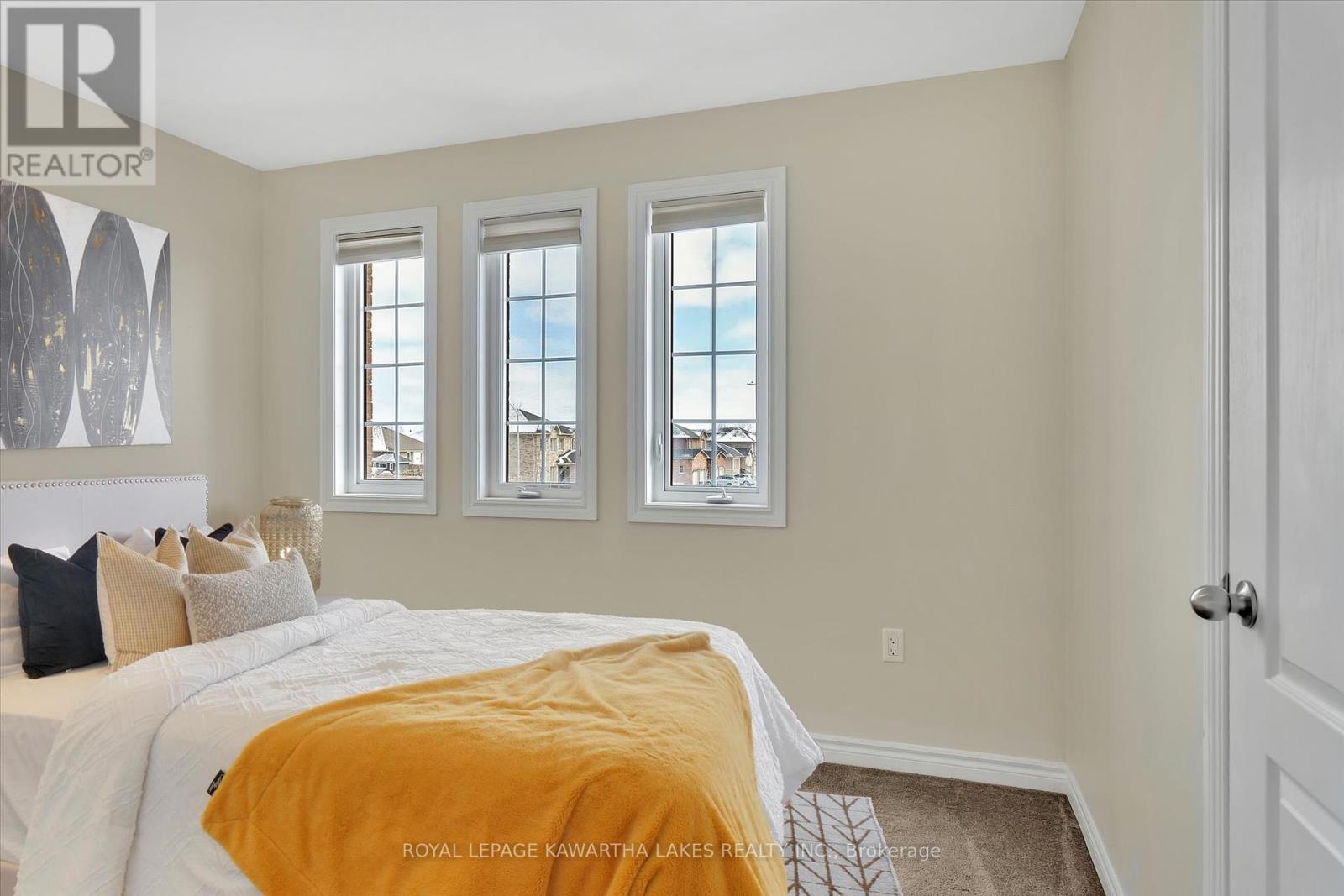50 Claxton Crescent, Kawartha Lakes, Ontario  K9V 4R1 - Photo 37 - X12071243