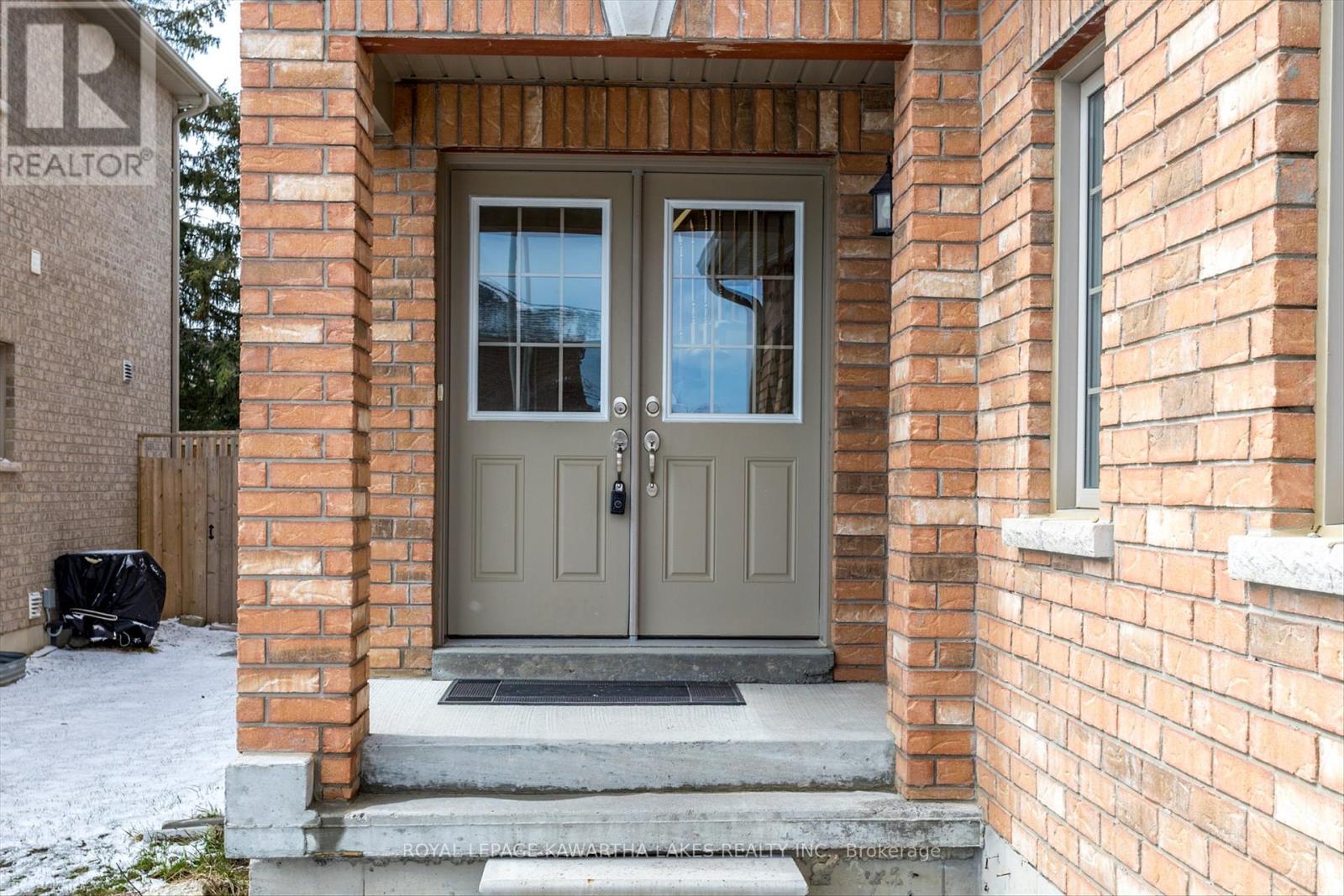 50 Claxton Crescent, Kawartha Lakes, Ontario  K9V 4R1 - Photo 5 - X12071243