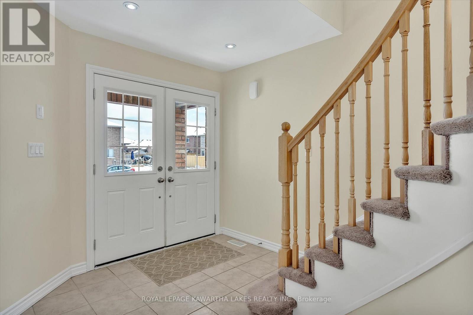 50 Claxton Crescent, Kawartha Lakes, Ontario  K9V 4R1 - Photo 6 - X12071243
