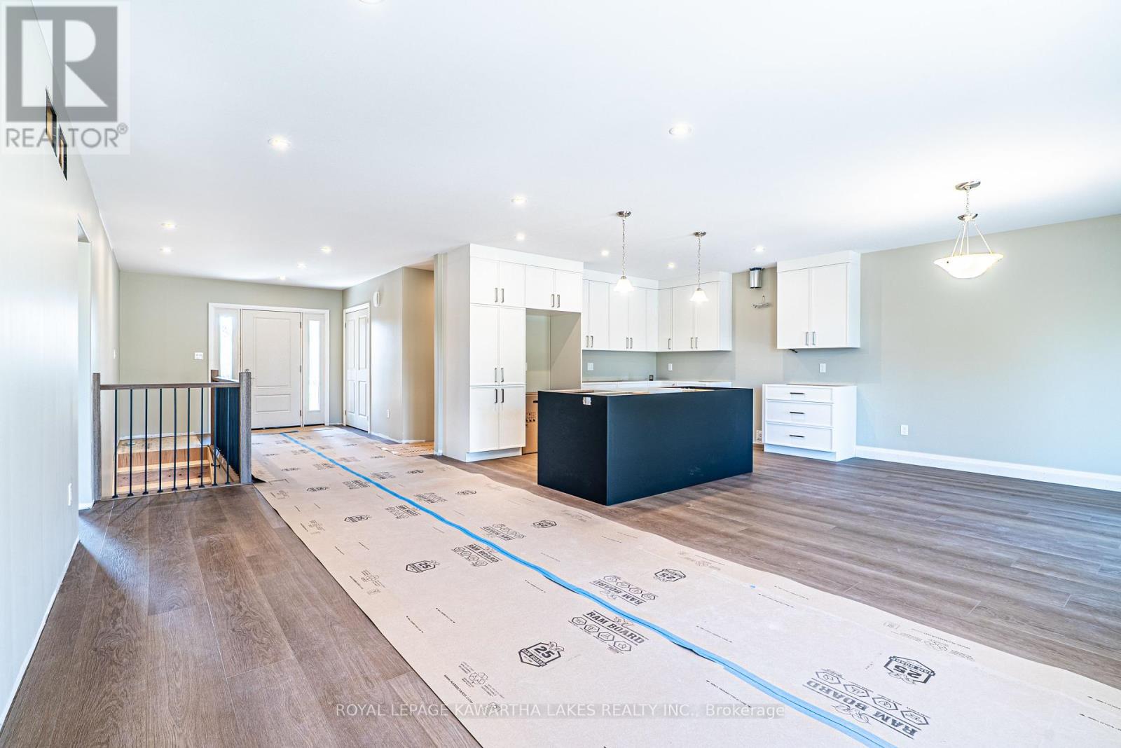 6 Patrick Street, Kawartha Lakes, Ontario  K0M 2B0 - Photo 10 - X12072455
