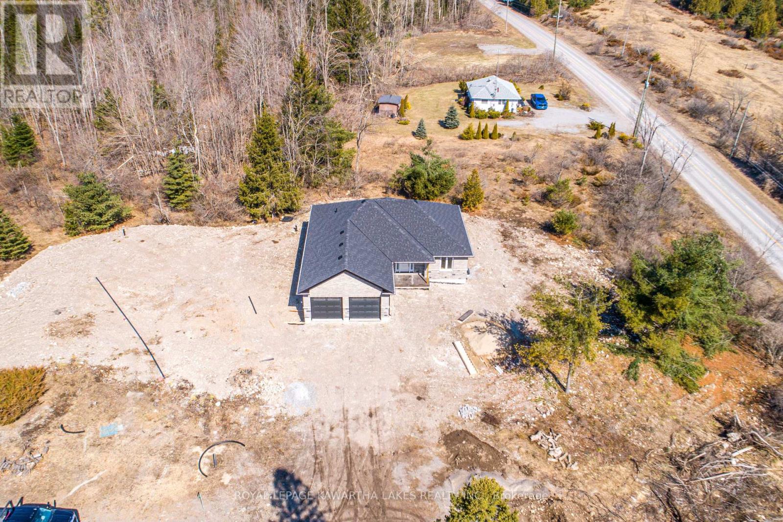 6 Patrick Street, Kawartha Lakes, Ontario  K0M 2B0 - Photo 2 - X12072455