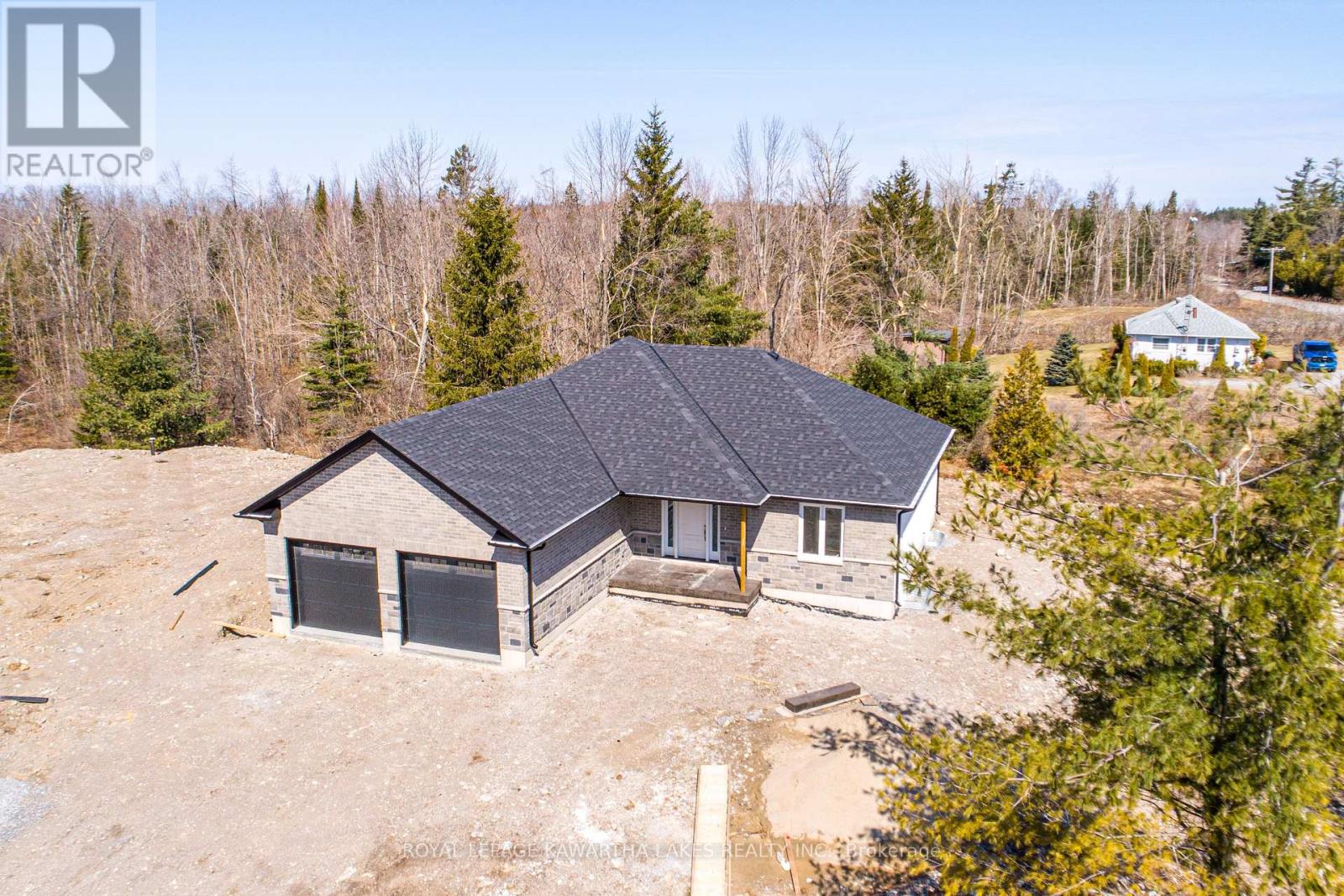 6 Patrick Street, Kawartha Lakes, Ontario  K0M 2B0 - Photo 3 - X12072455