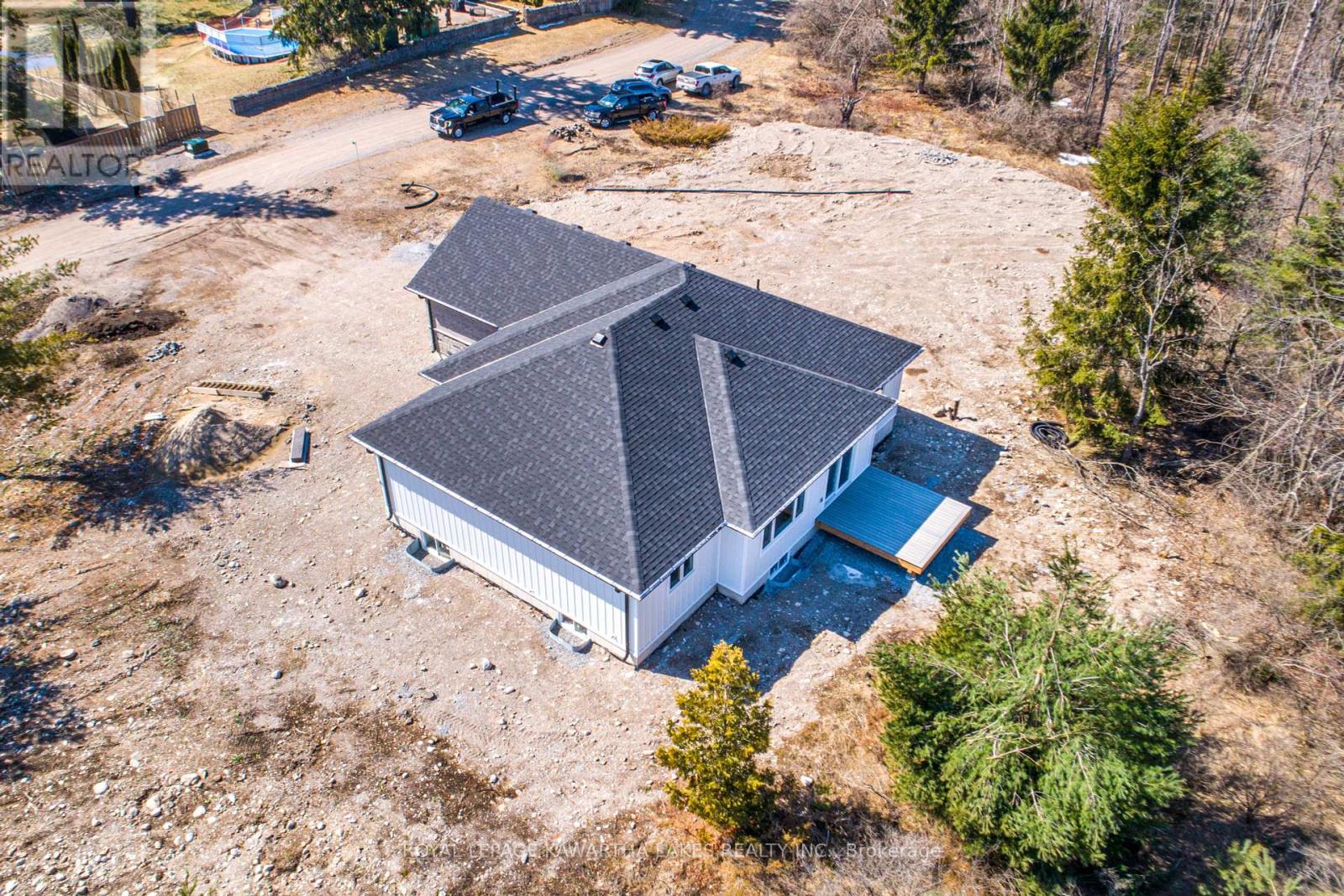 6 Patrick Street, Kawartha Lakes, Ontario  K0M 2B0 - Photo 35 - X12072455