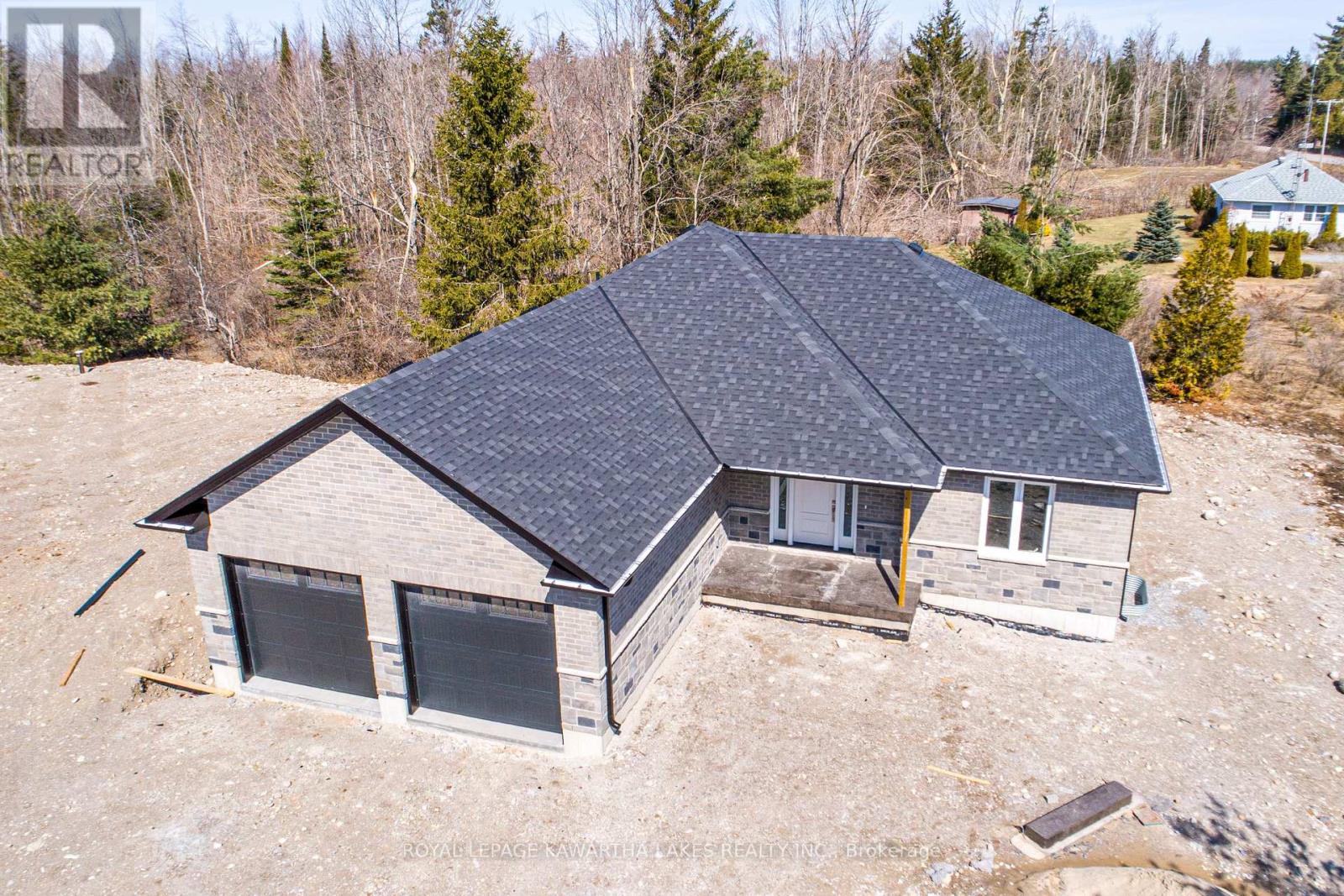 6 Patrick Street, Kawartha Lakes, Ontario  K0M 2B0 - Photo 4 - X12072455