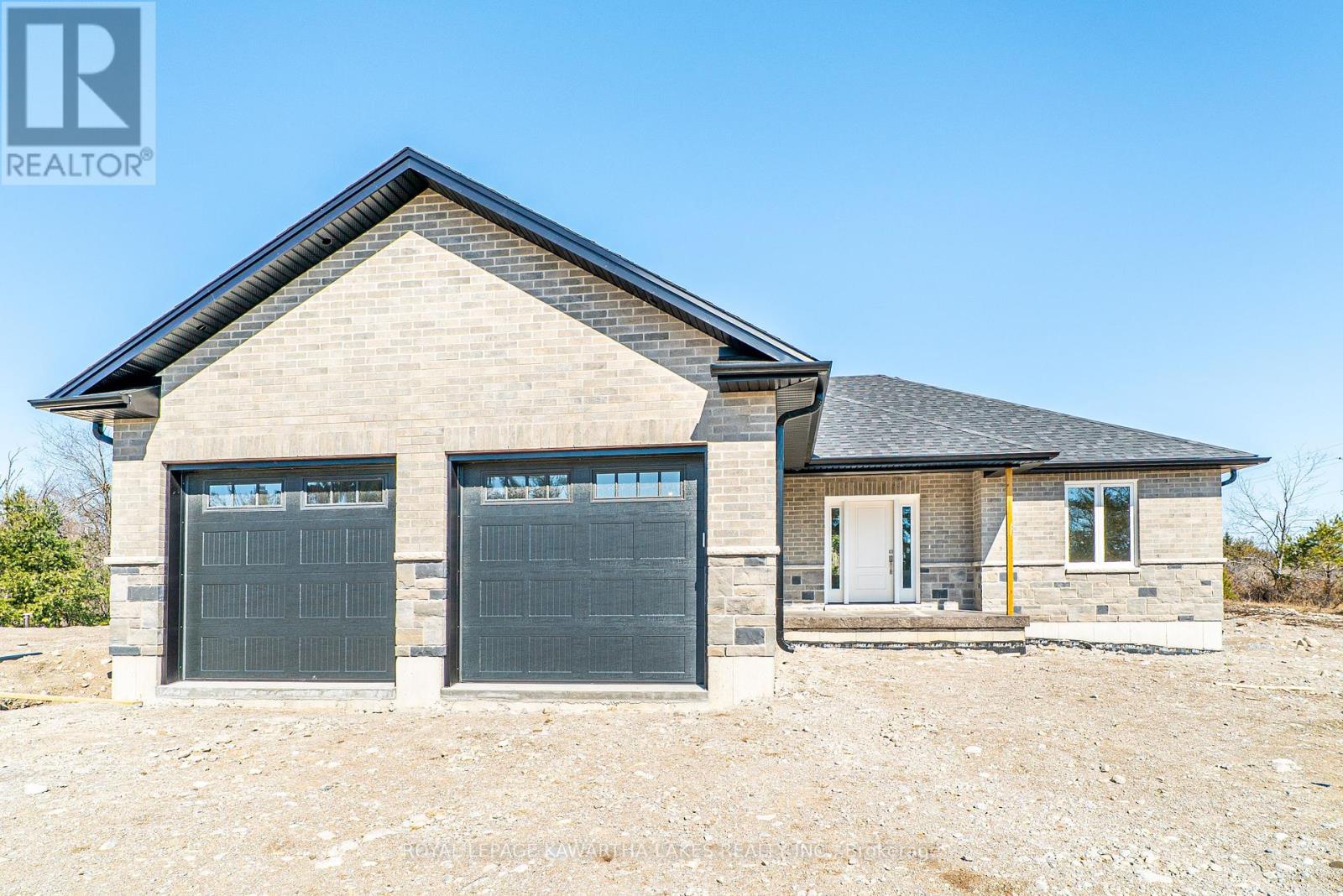6 Patrick Street, Kawartha Lakes, Ontario  K0M 2B0 - Photo 6 - X12072455