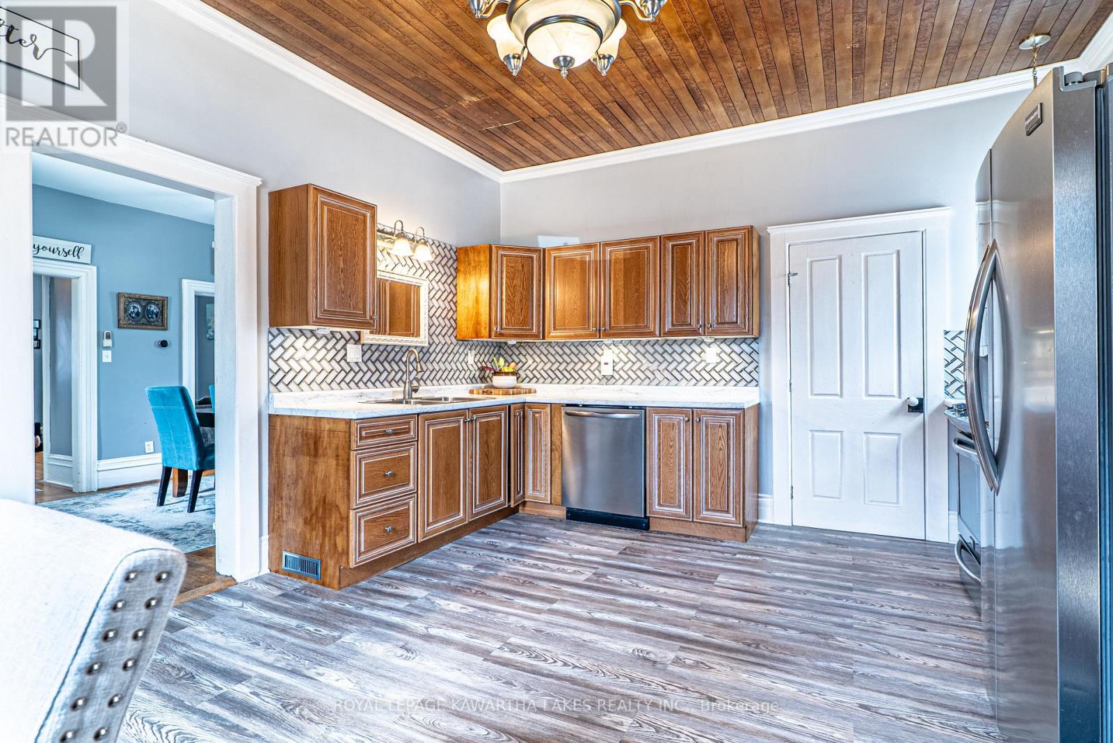 42 Caroline Street, Kawartha Lakes, Ontario  K9V 1T1 - Photo 18 - X12083749