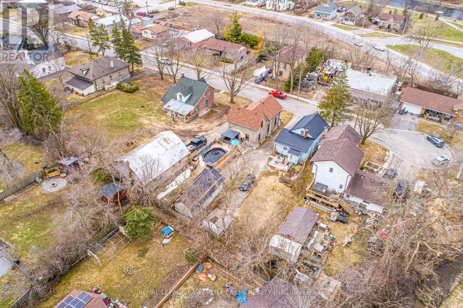 42 Caroline Street, Kawartha Lakes, Ontario  K9V 1T1 - Photo 6 - X12083749