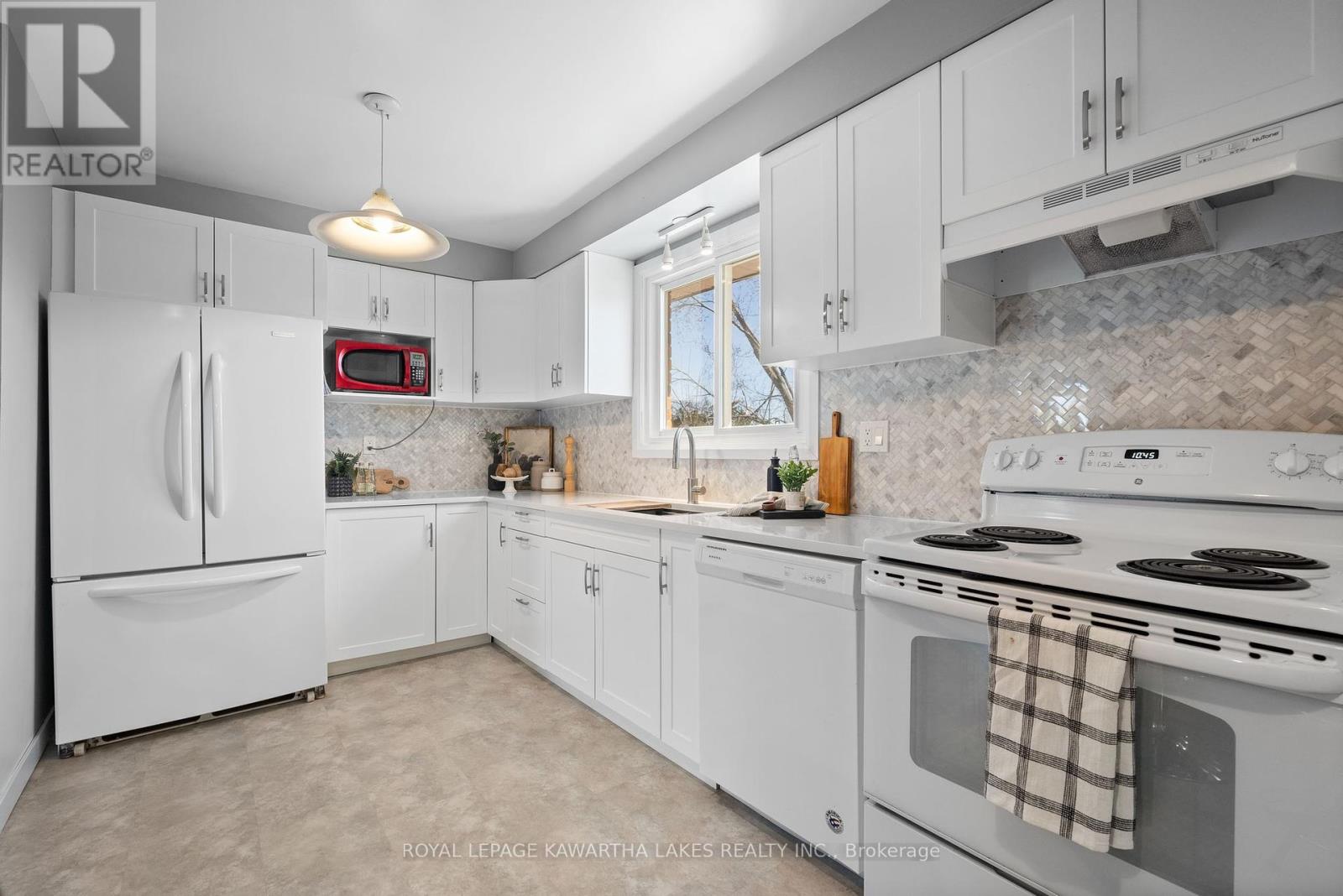 1 Elaine Drive, Kawartha Lakes, Ontario  K9V 4W5 - Photo 20 - X12093973