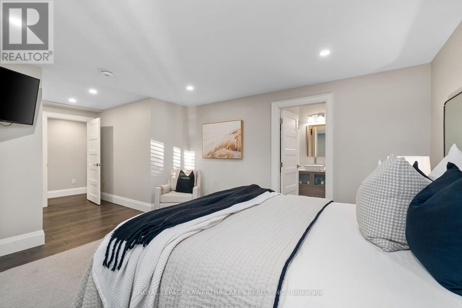 29 Rustlewood Avenue, Kawartha Lakes, Ontario  L0A 1A0 - Photo 41 - X12109681