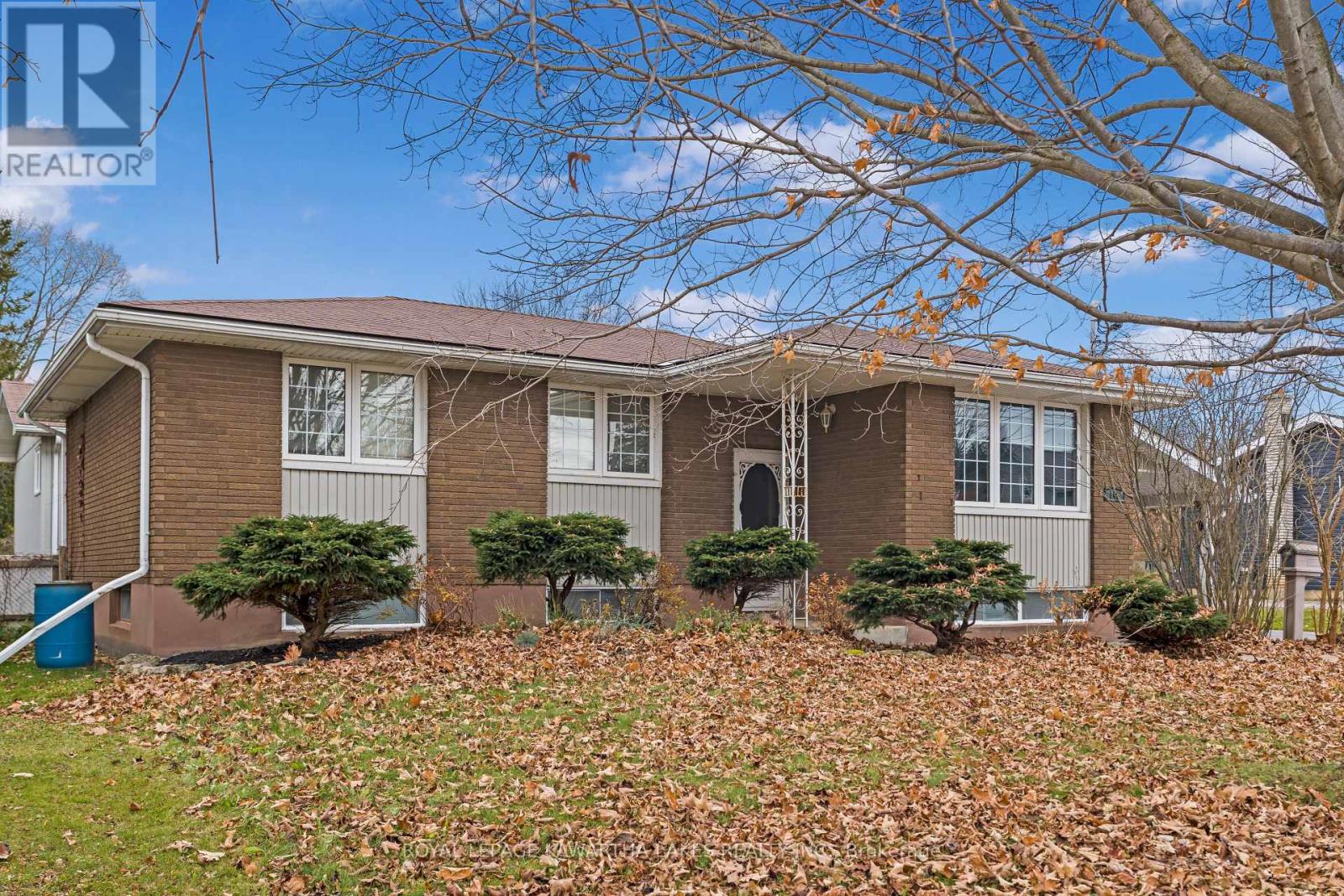 146 Queen Street, Kawartha Lakes, Ontario  K9V 1H1 - Photo 5 - X12129465