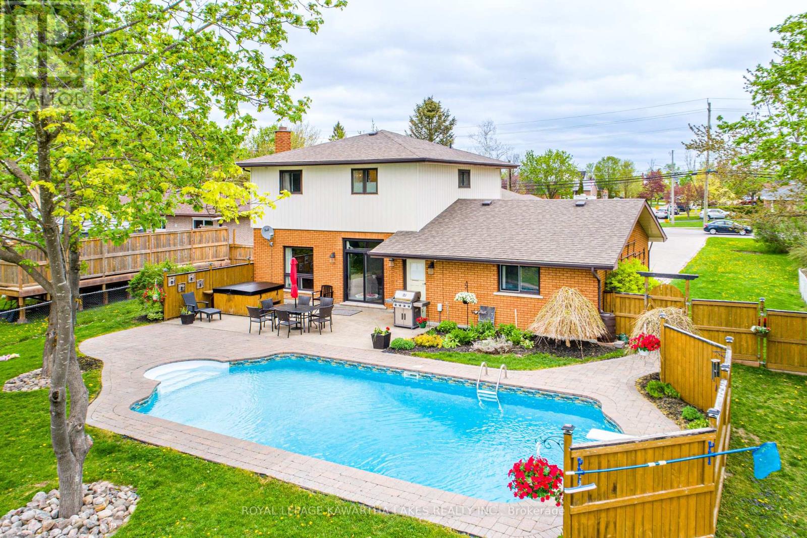 197 Angeline Street N, Kawartha Lakes, Ontario  K9V 4Y5 - Photo 1 - X12151407