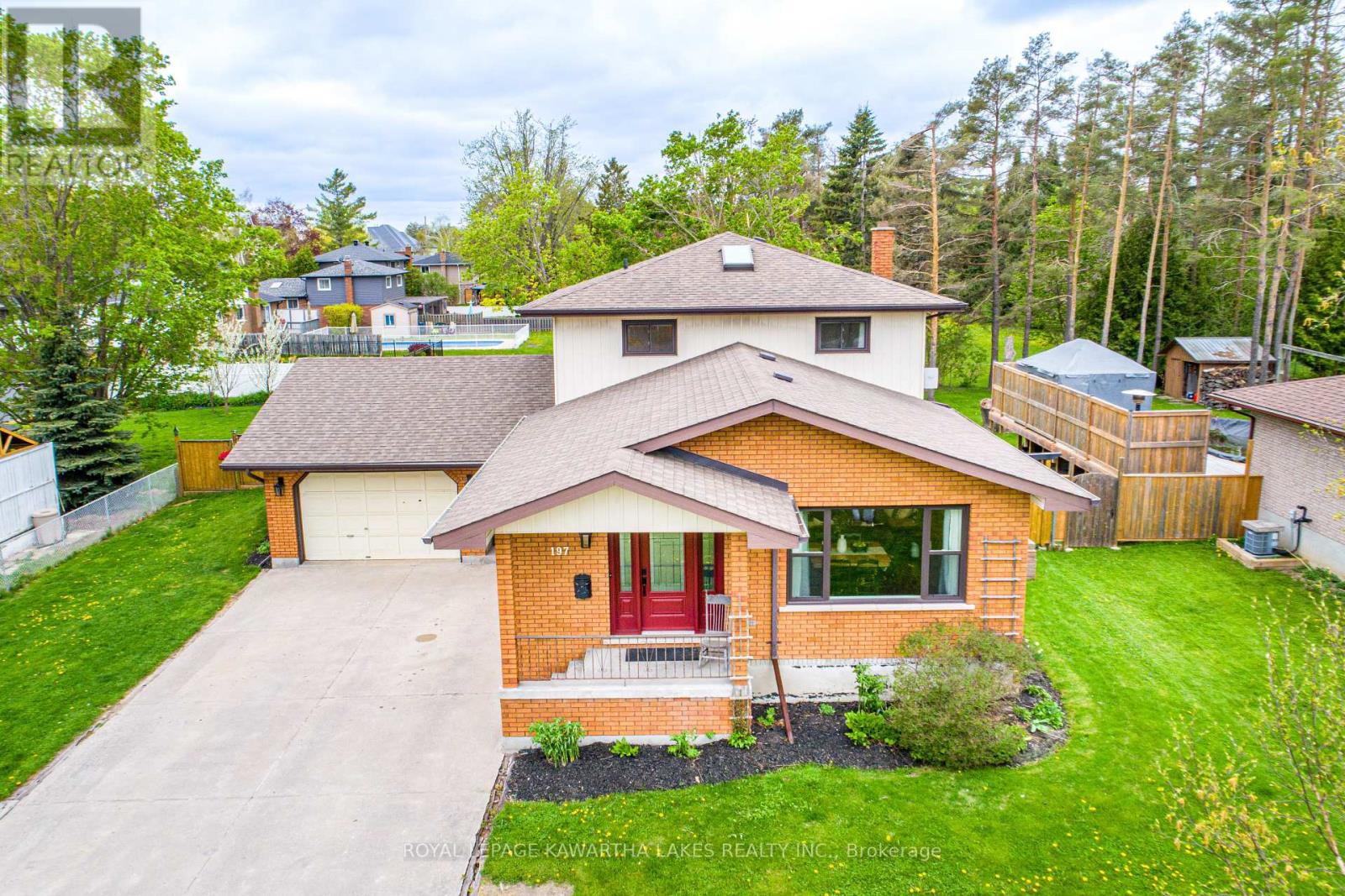 197 Angeline Street N, Kawartha Lakes, Ontario  K9V 4Y5 - Photo 2 - X12151407