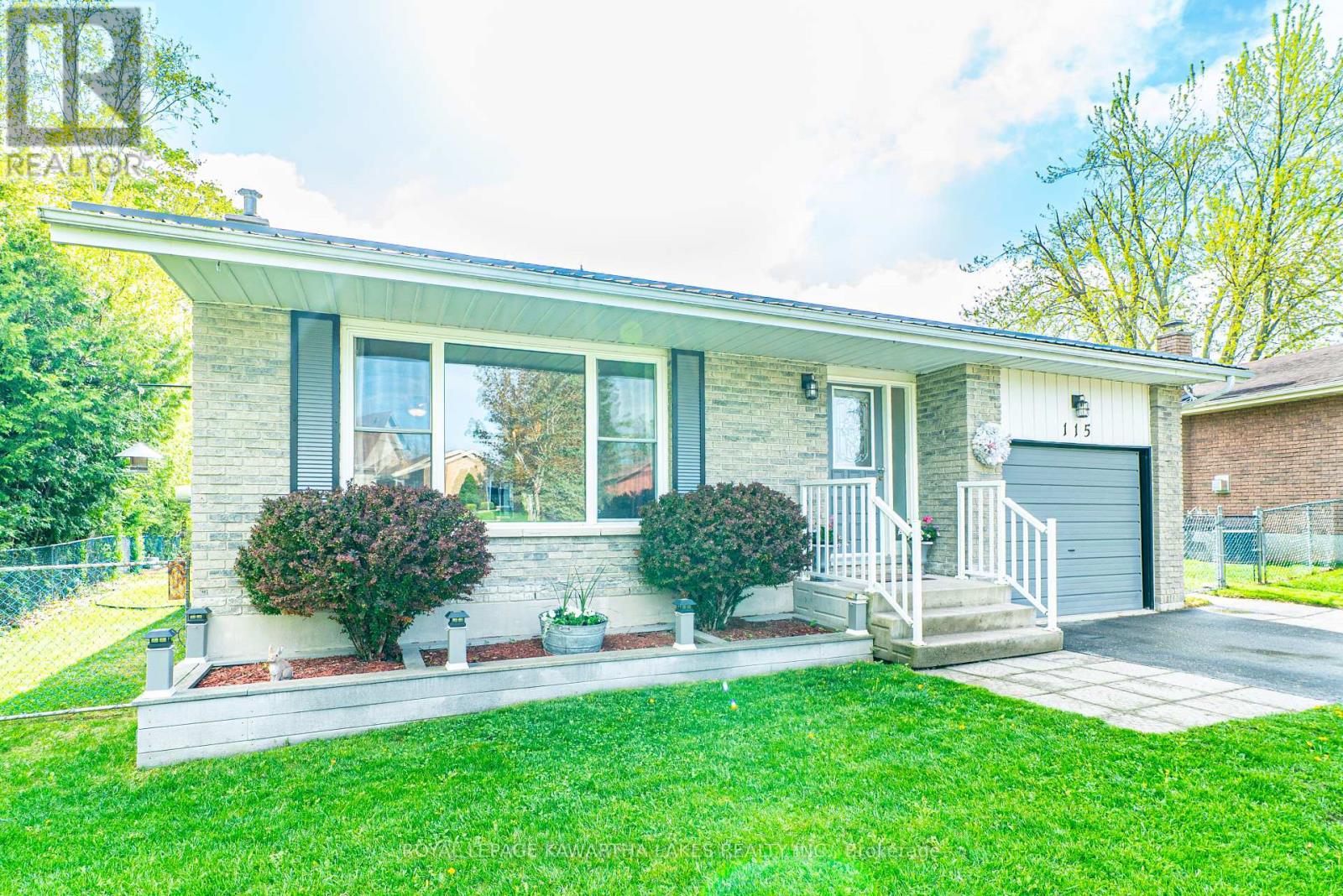 115 Meadowlands Drive, Brock, Ontario  L0E 1E0 - Photo 1 - N12157943