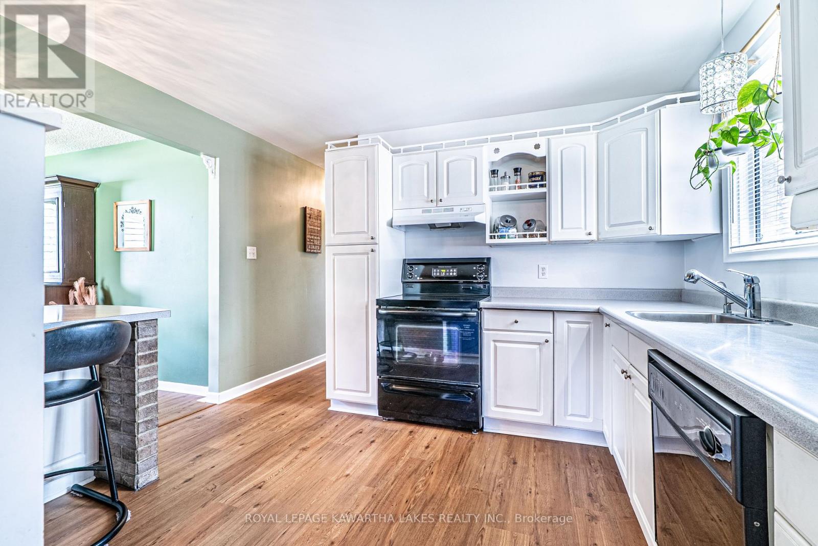 115 Meadowlands Drive, Brock, Ontario  L0E 1E0 - Photo 14 - N12157943