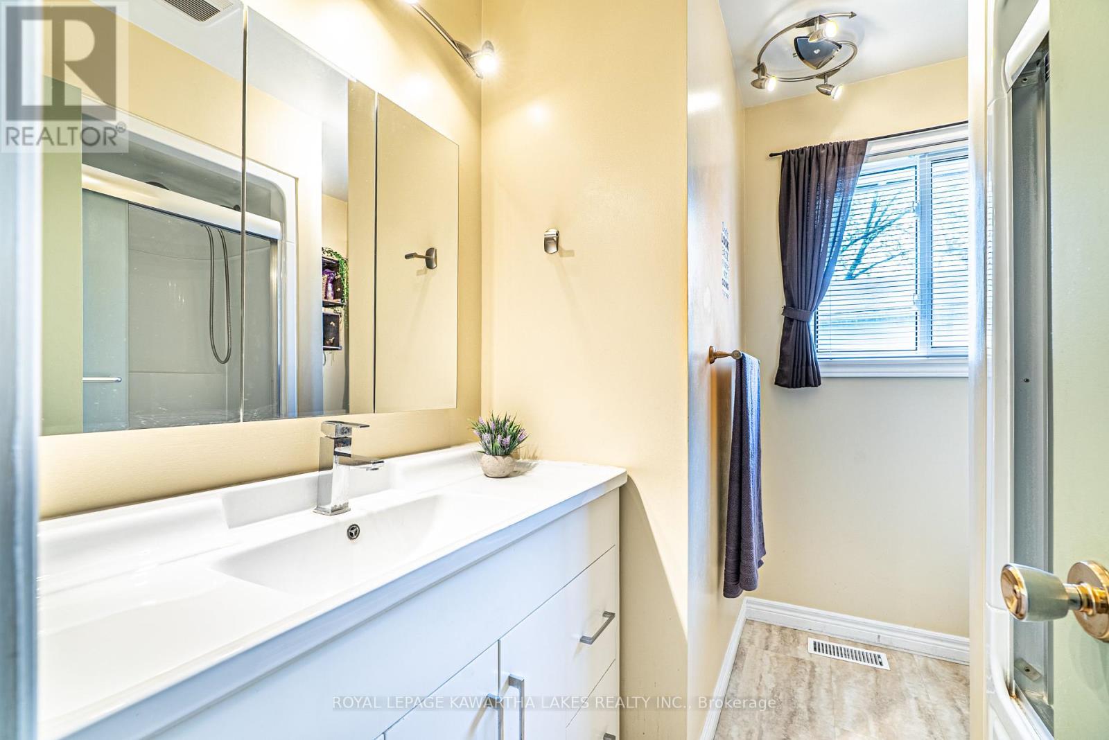 115 Meadowlands Drive, Brock, Ontario  L0E 1E0 - Photo 20 - N12157943