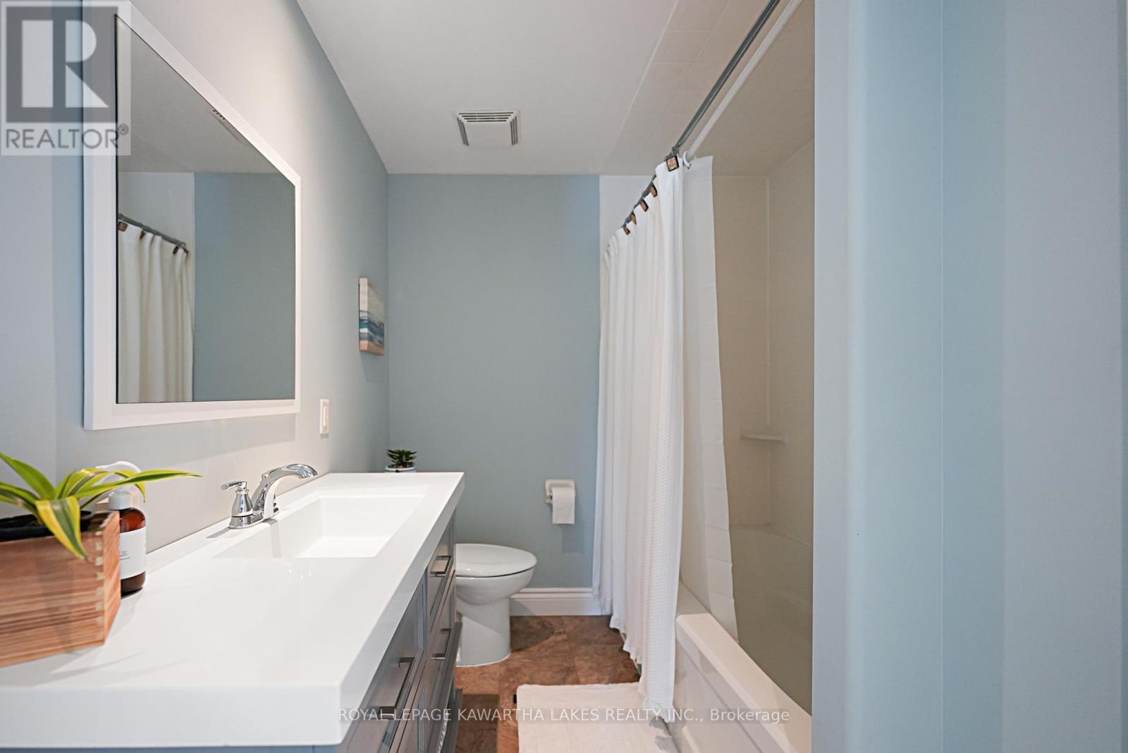 28 Rutland Street E, Kawartha Lakes, Ontario  K0L 2W0 - Photo 21 - X12158669