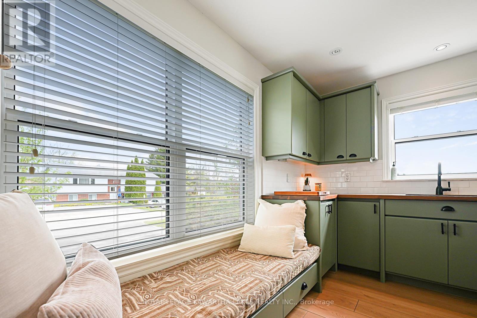 28 Rutland Street E, Kawartha Lakes, Ontario  K0L 2W0 - Photo 5 - X12158669