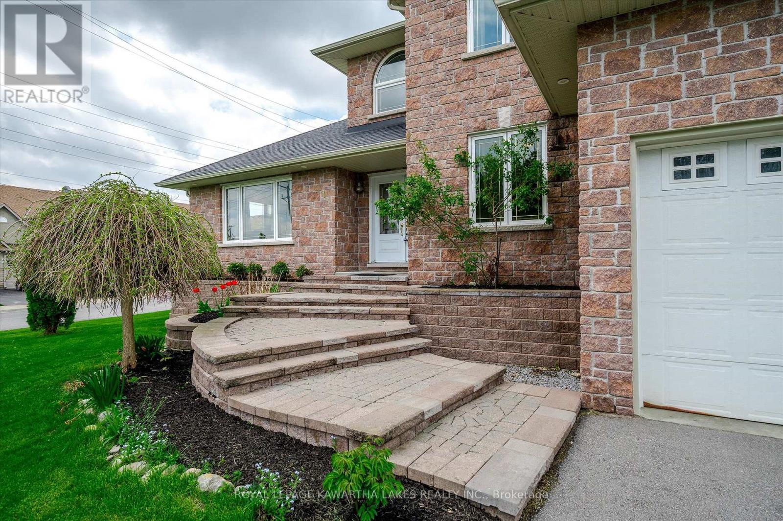 1 William Booth Crescent, Kawartha Lakes, Ontario  K9V 6E1 - Photo 2 - X12161671