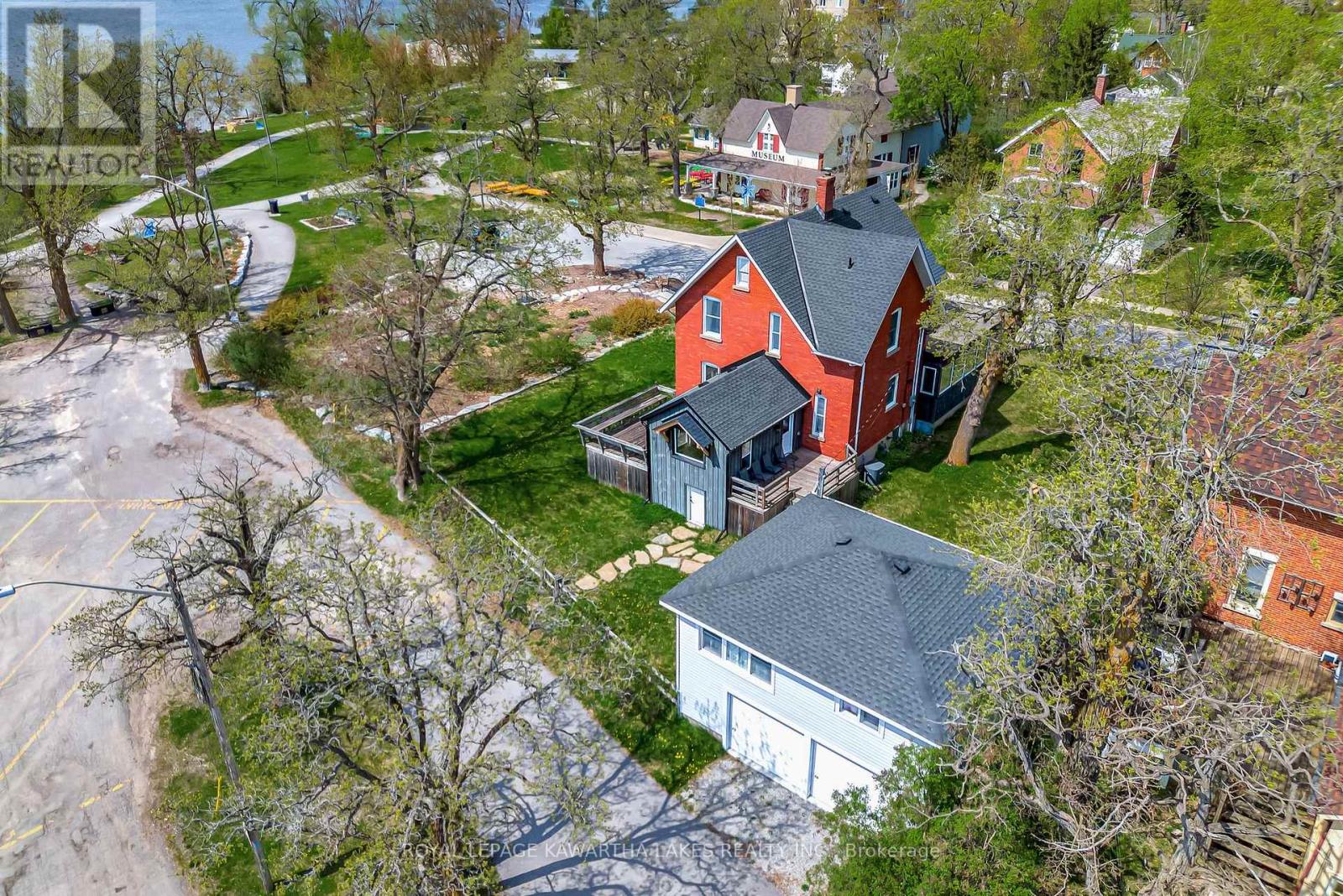 45 Oak Street, Kawartha Lakes, Ontario  K0M 1N0 - Photo 2 - X12166782