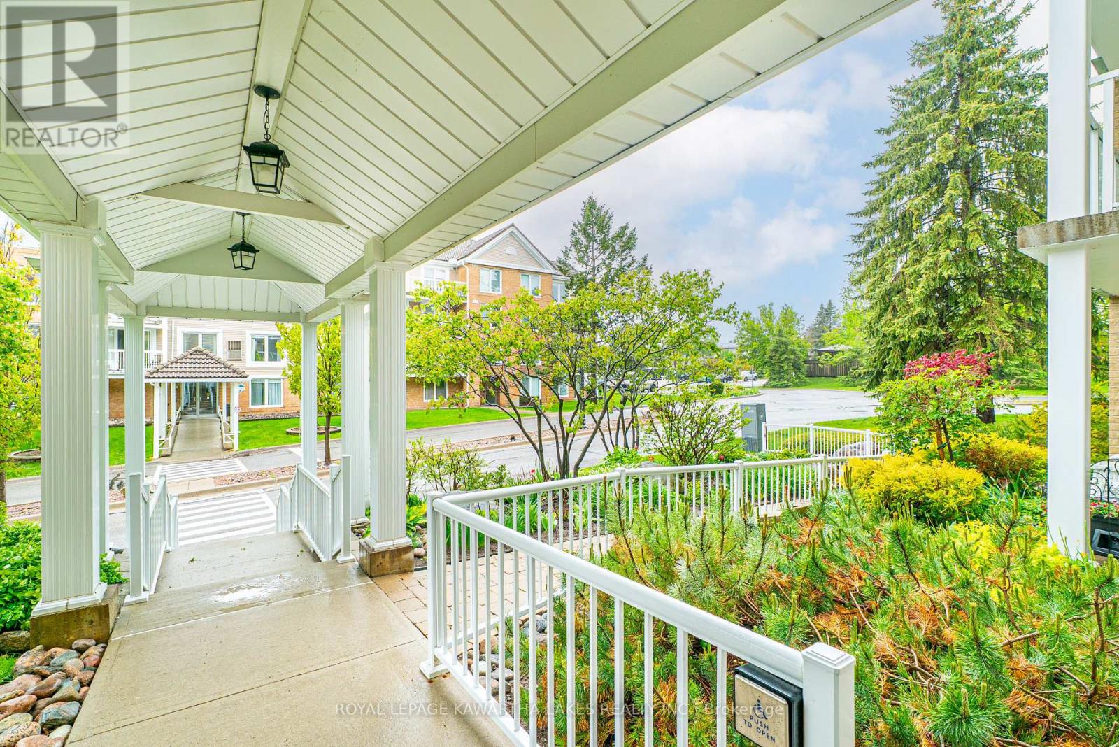 203 - 51 Rivermill Boulevard, Kawartha Lakes, Ontario  K9V 6E8 - Photo 2 - X12169130