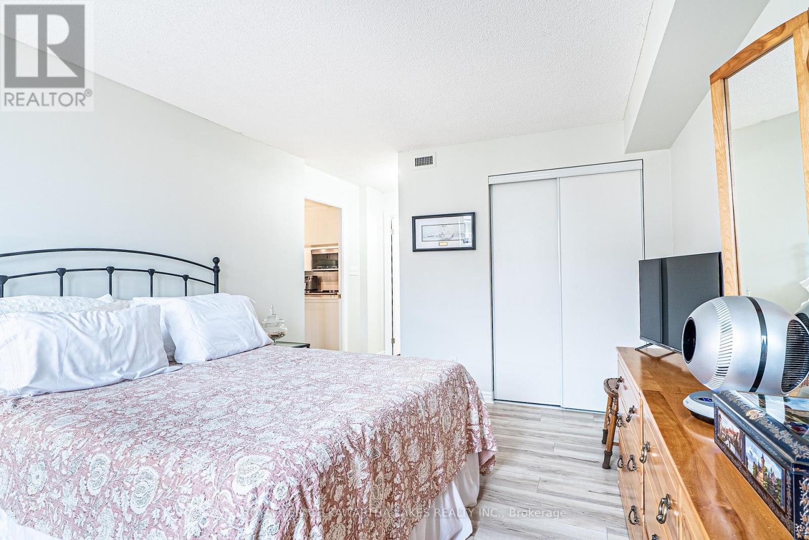 203 - 51 Rivermill Boulevard, Kawartha Lakes, Ontario  K9V 6E8 - Photo 24 - X12169130