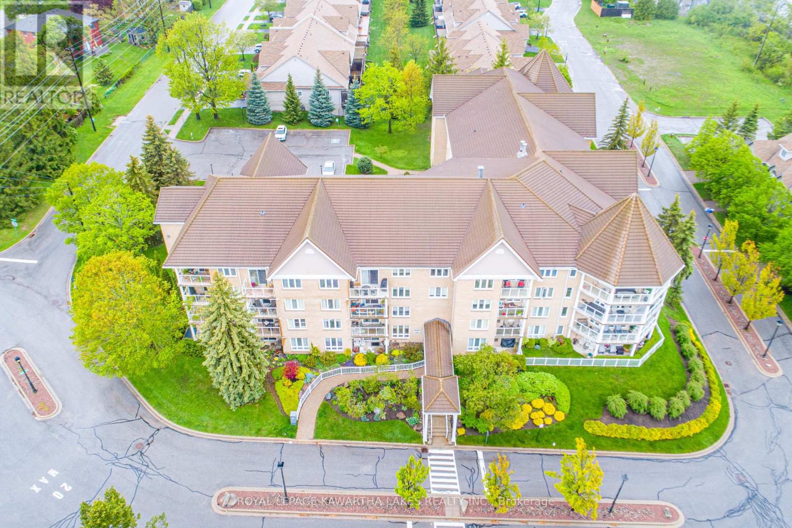203 - 51 Rivermill Boulevard, Kawartha Lakes, Ontario  K9V 6E8 - Photo 3 - X12169130