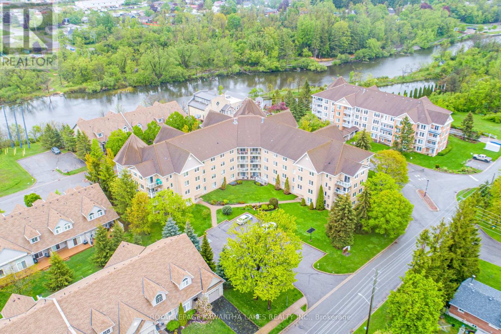 203 - 51 Rivermill Boulevard, Kawartha Lakes, Ontario  K9V 6E8 - Photo 5 - X12169130