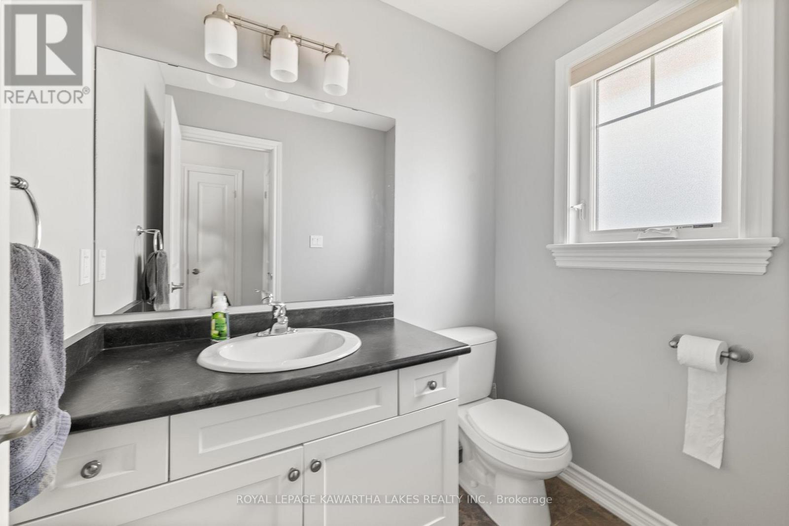 20 Lisbeth Crescent, Kawartha Lakes, Ontario  K9V 0C9 - Photo 17 - X12238923