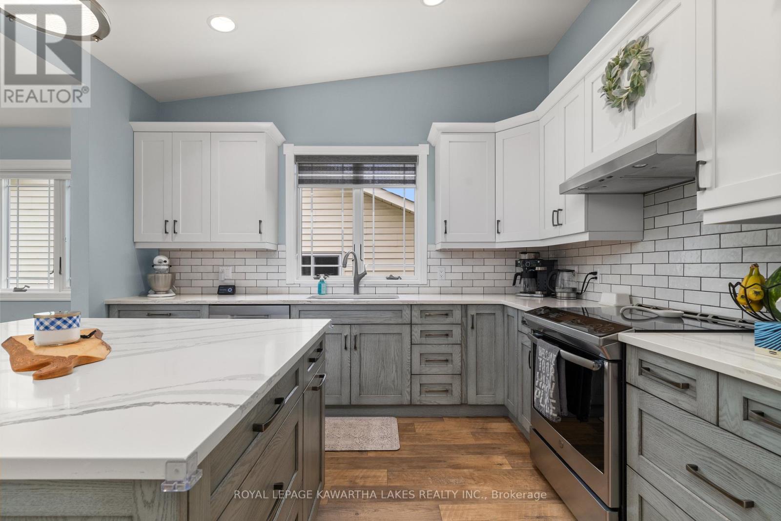 113 Queen Street, Kawartha Lakes, Ontario  K0M 1N0 - Photo 7 - X12240382