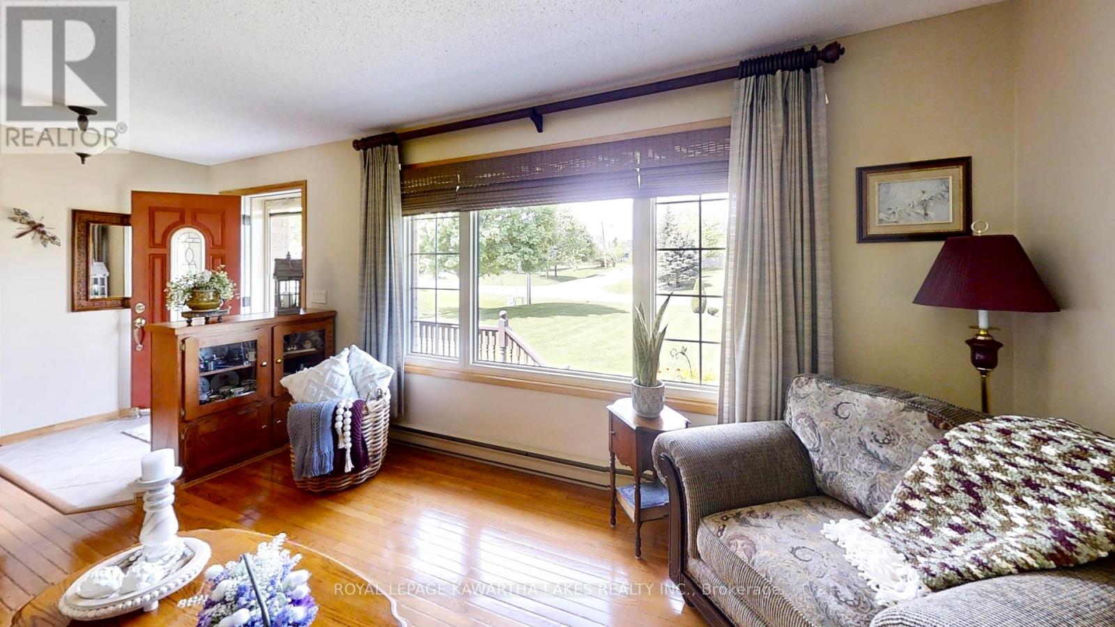 30 Grant Drive, Kawartha Lakes, Ontario  K0M 2M0 - Photo 6 - X12240707