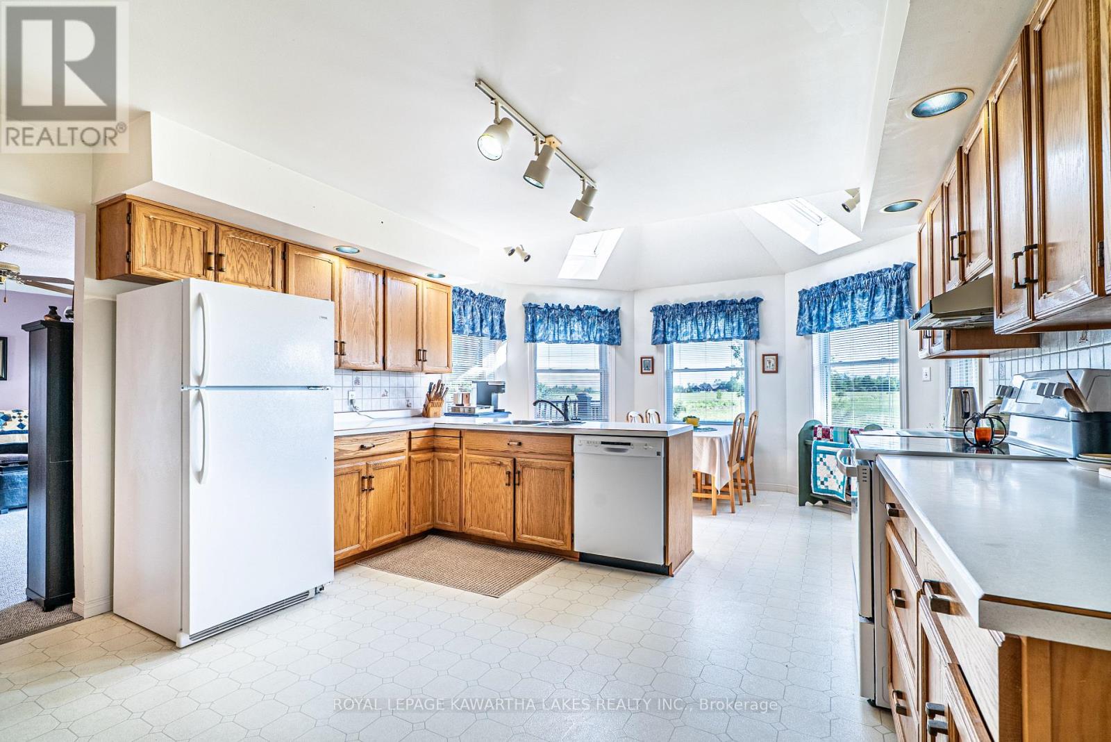 120 Mark Road, Kawartha Lakes, Ontario  K0M 2G0 - Photo 18 - X12246842