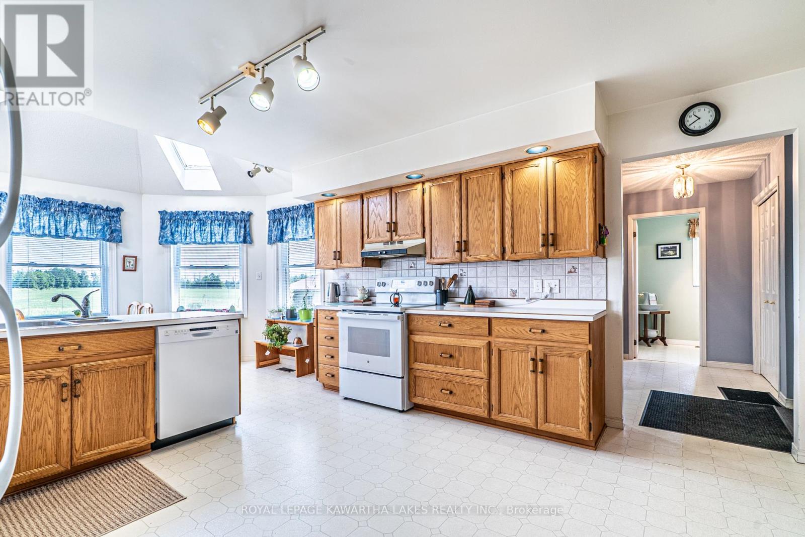 120 Mark Road, Kawartha Lakes, Ontario  K0M 2G0 - Photo 19 - X12246842