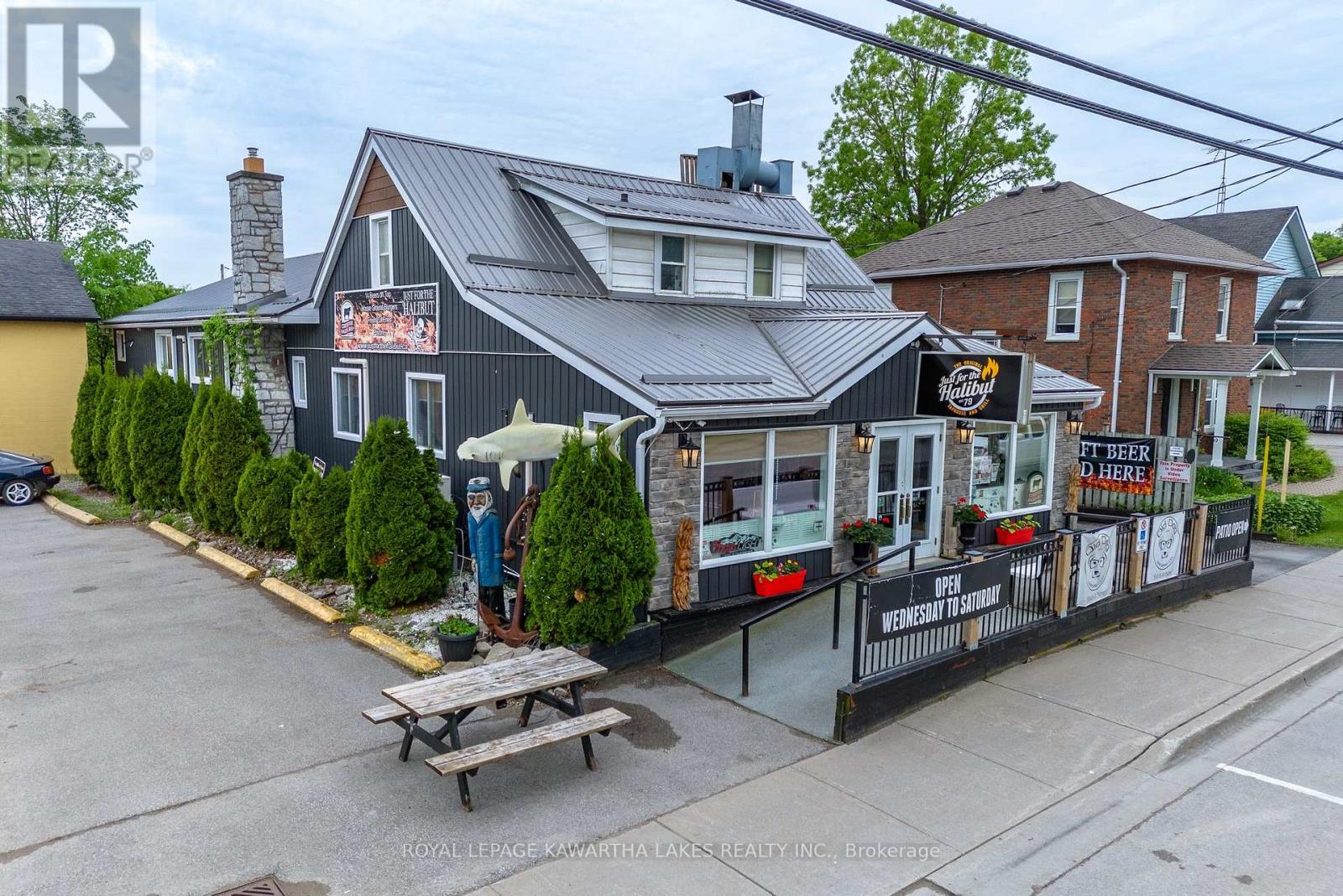 17 KING STREET E, Kawartha Lakes, Ontario