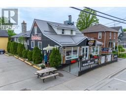 17 KING STREET E, Kawartha Lakes, Ontario