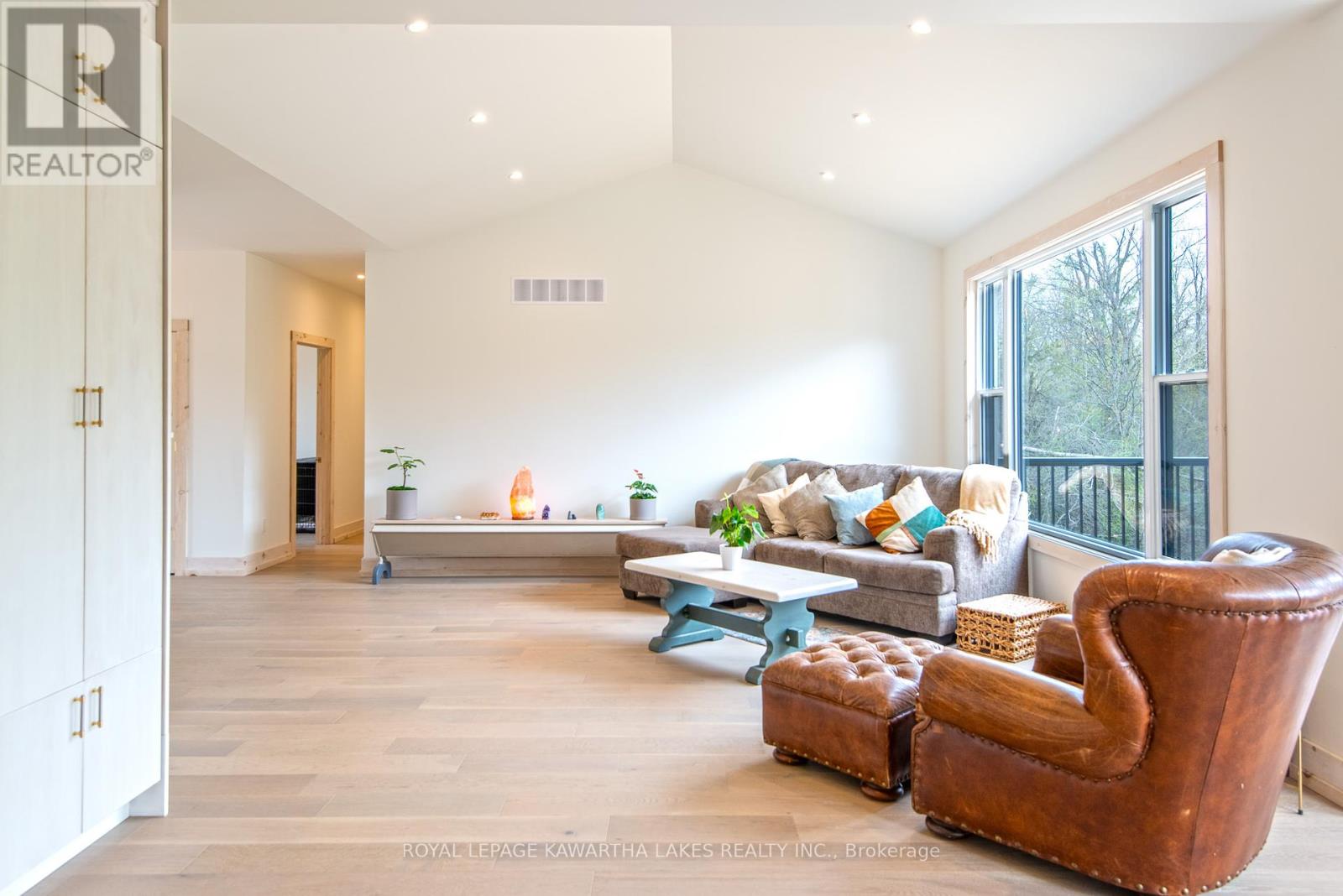 104 Moon Line Road N, Kawartha Lakes, Ontario  K0M 1A0 - Photo 15 - X12282266