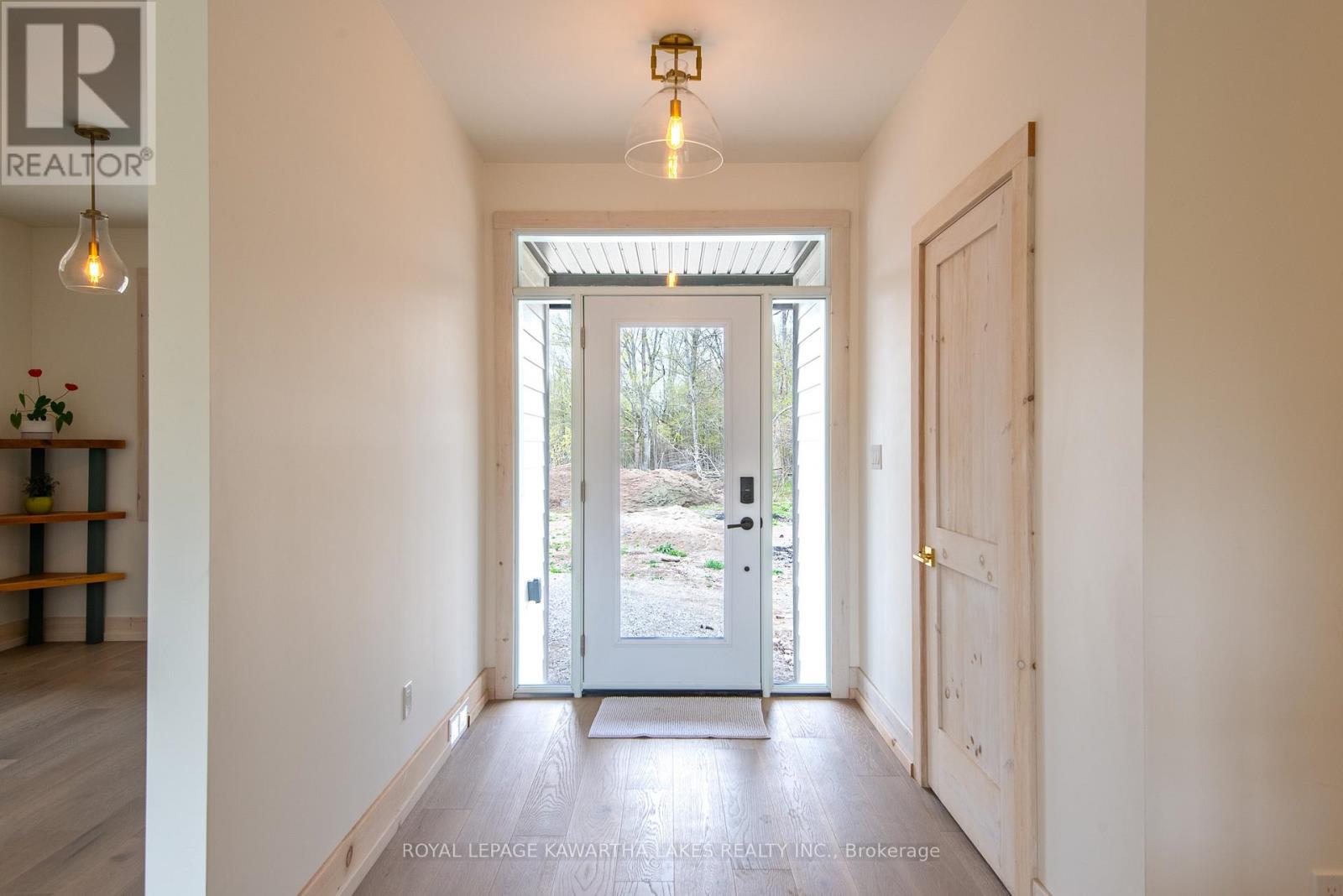 104 Moon Line Road N, Kawartha Lakes, Ontario  K0M 1A0 - Photo 17 - X12282266