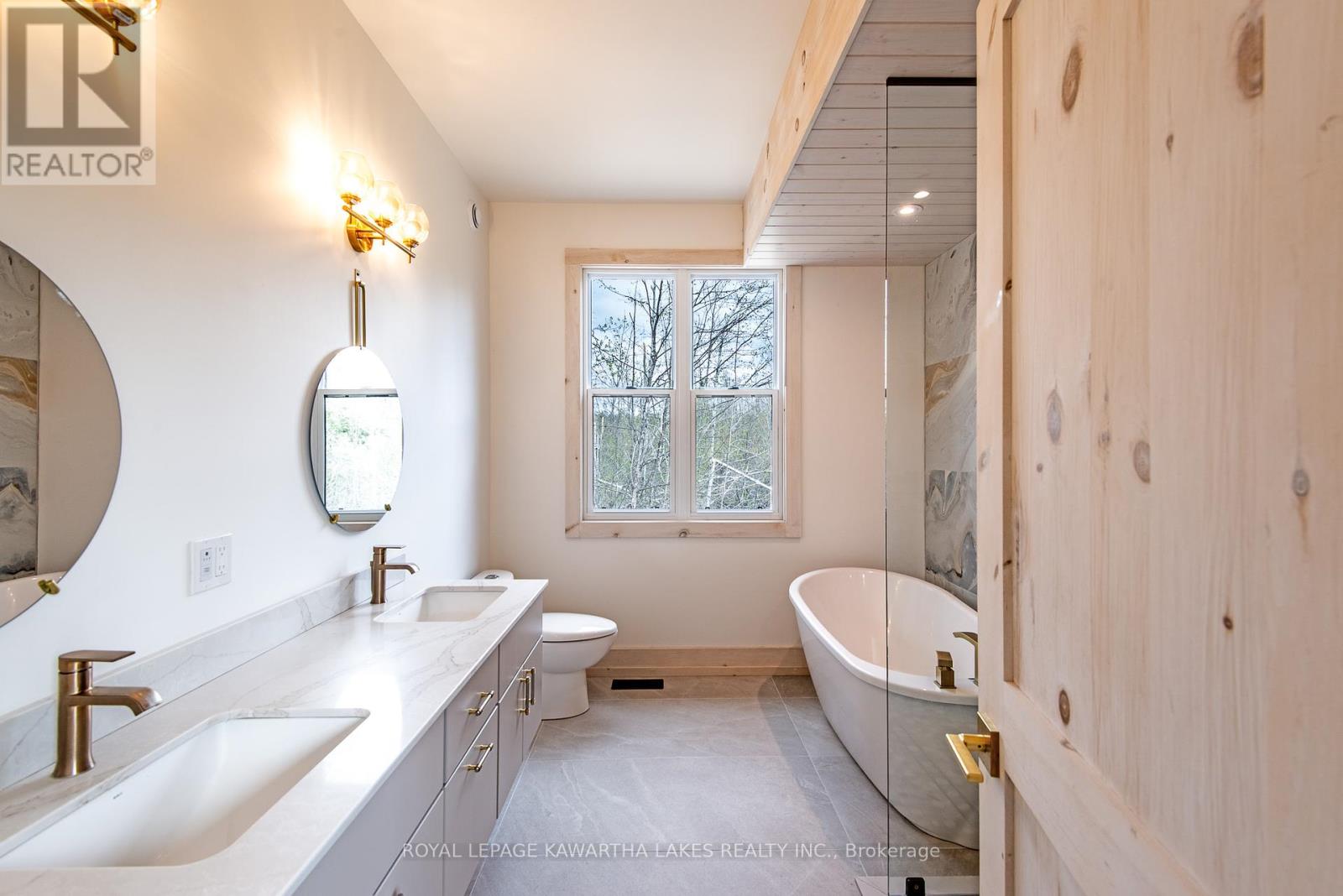 104 Moon Line Road N, Kawartha Lakes, Ontario  K0M 1A0 - Photo 19 - X12282266