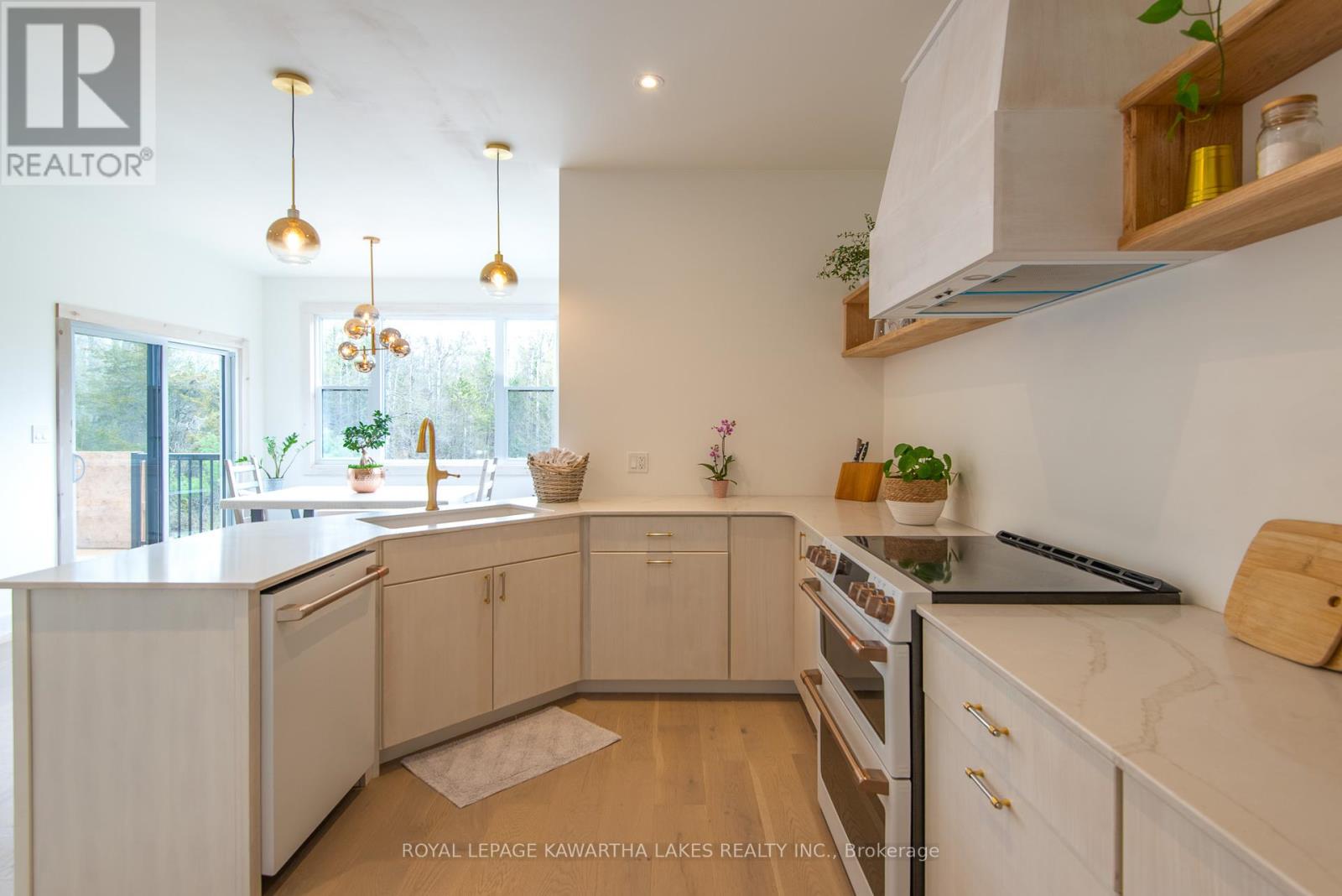104 Moon Line Road N, Kawartha Lakes, Ontario  K0M 1A0 - Photo 8 - X12282266