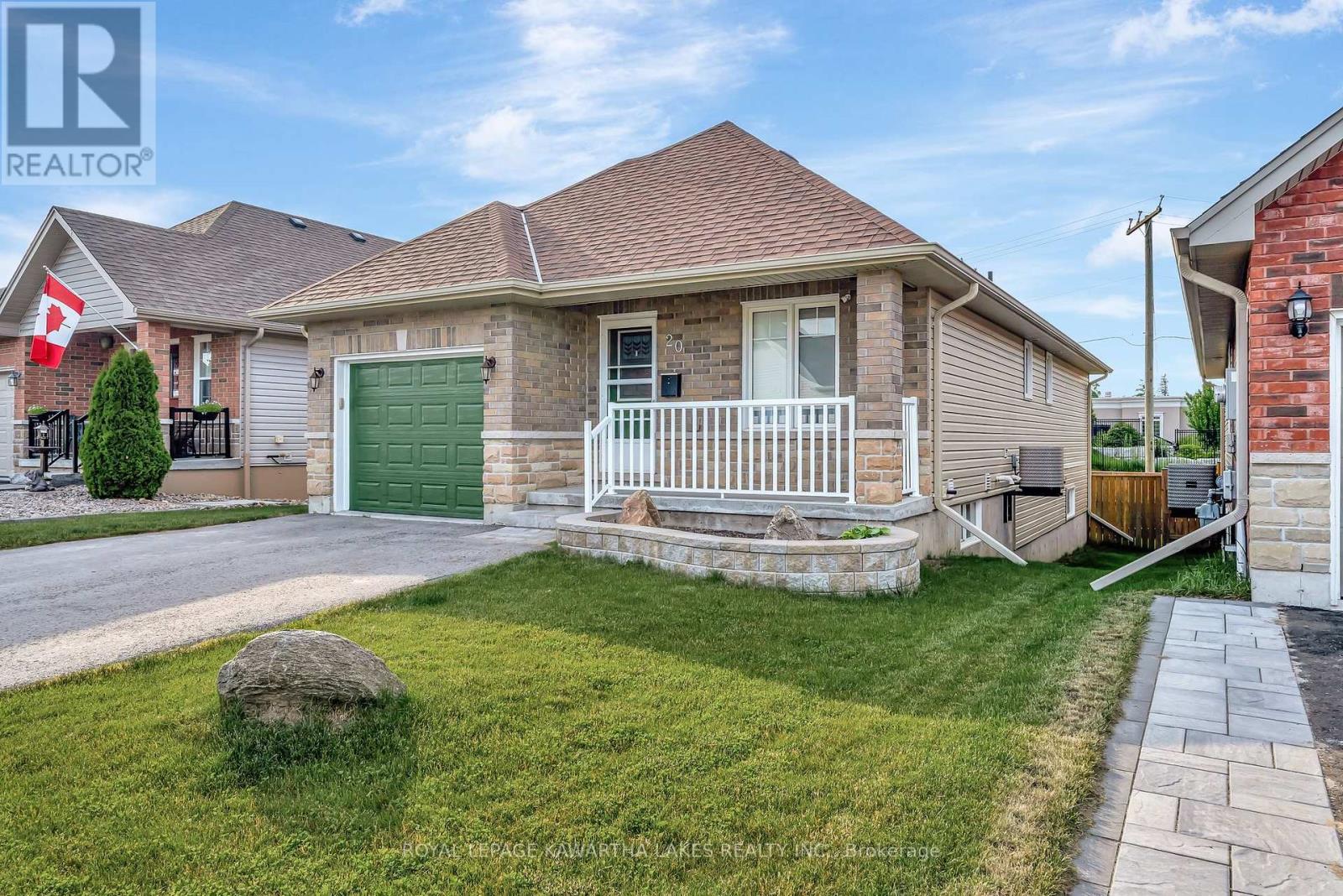 <div class="slider-price">$649,900</div><p>20 Lisbeth Crescent, Kawartha Lakes, Ontario</p>