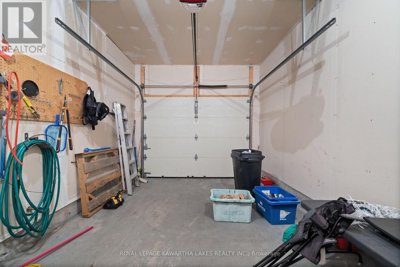 20 Lisbeth Crescent, Kawartha Lakes, Ontario  K9V 0C9 - Photo 31 - X12297290