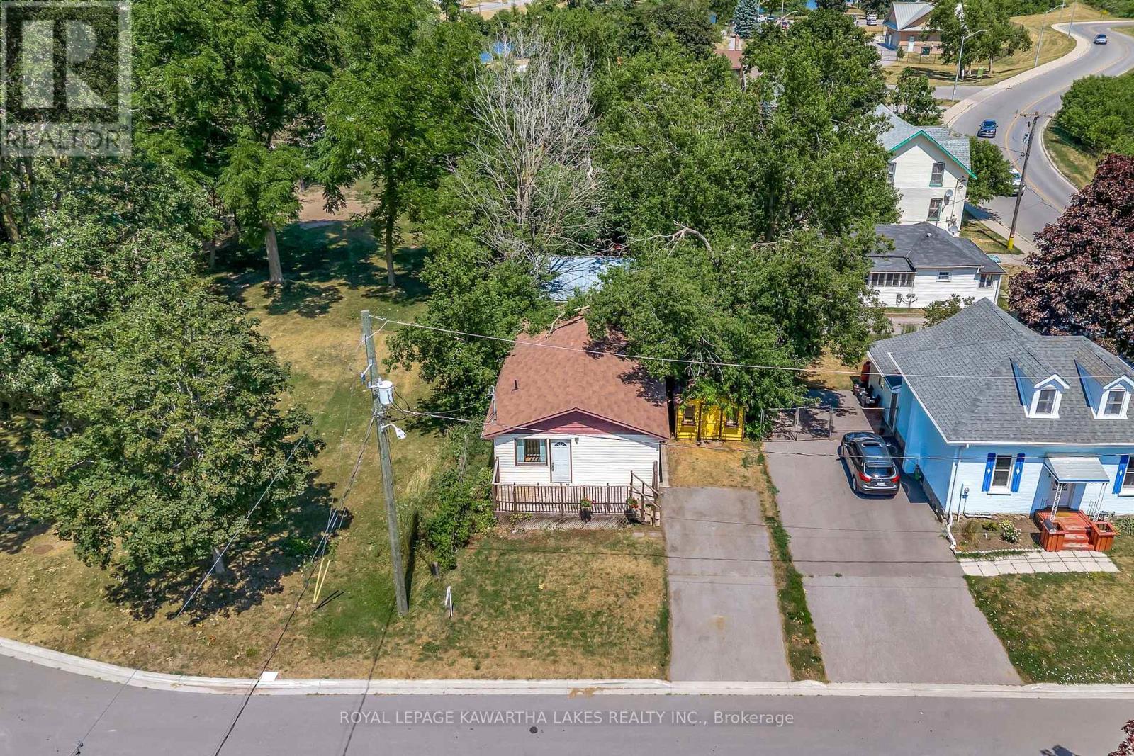 4 Bond Street E, Kawartha Lakes, Ontario  K9V 3P3 - Photo 12 - X12311415