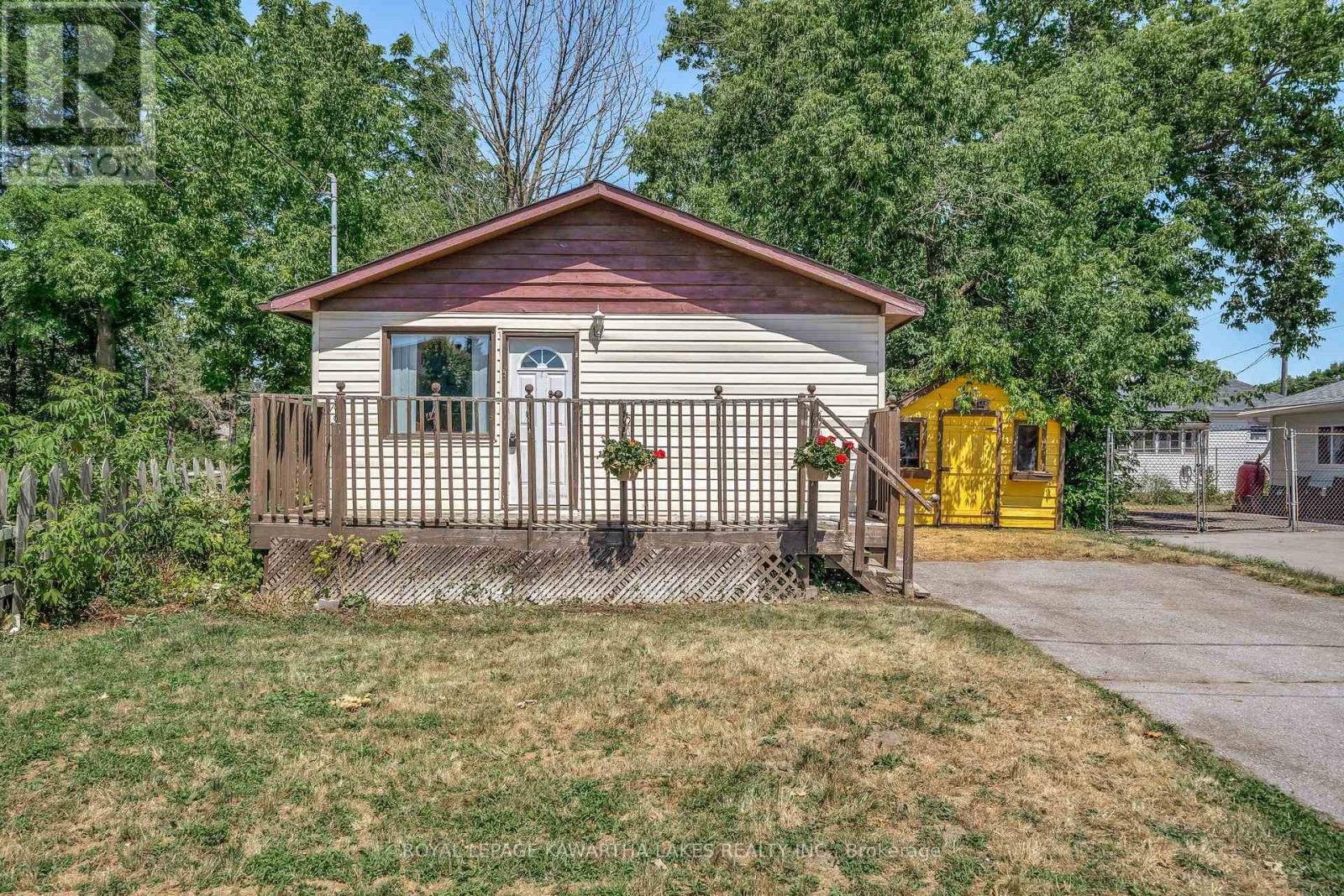 4 Bond Street E, Kawartha Lakes, Ontario  K9V 3P3 - Photo 14 - X12311415