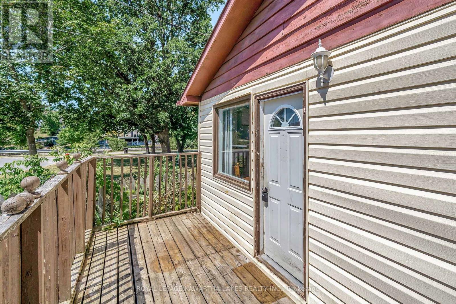 4 Bond Street E, Kawartha Lakes, Ontario  K9V 3P3 - Photo 17 - X12311415