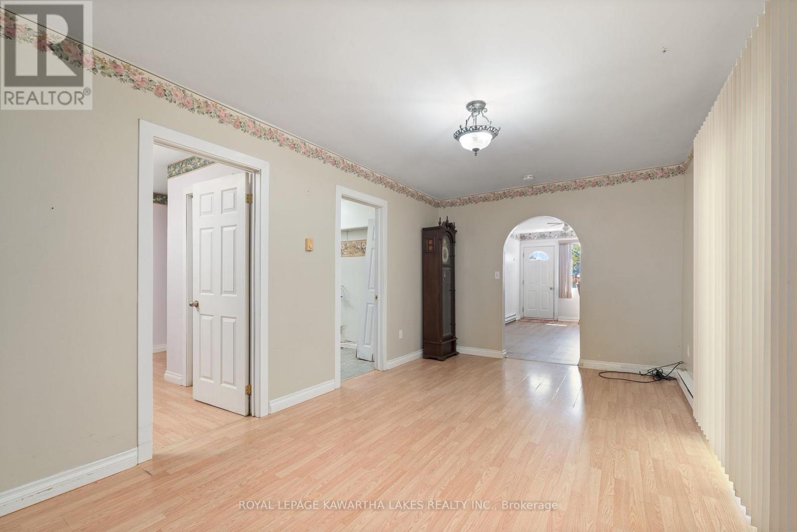 4 Bond Street E, Kawartha Lakes, Ontario  K9V 3P3 - Photo 22 - X12311415